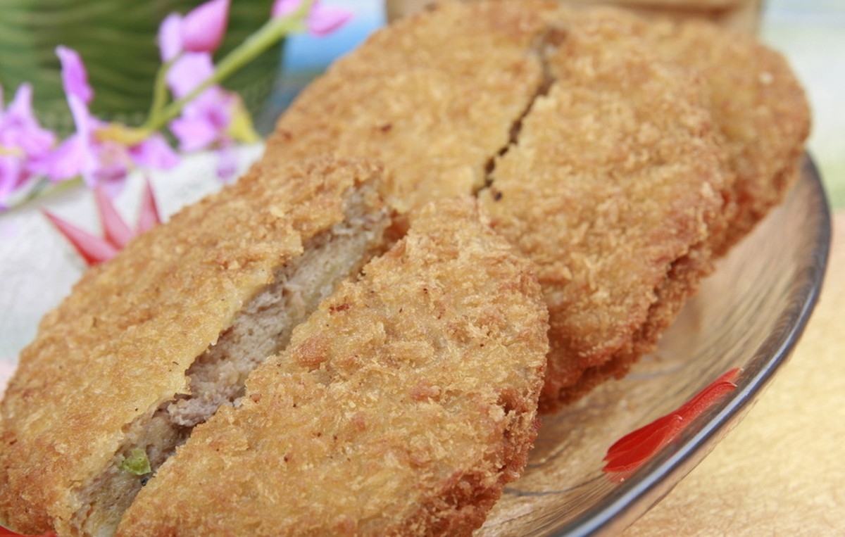 新疆菜调味牛肉饼高清图片