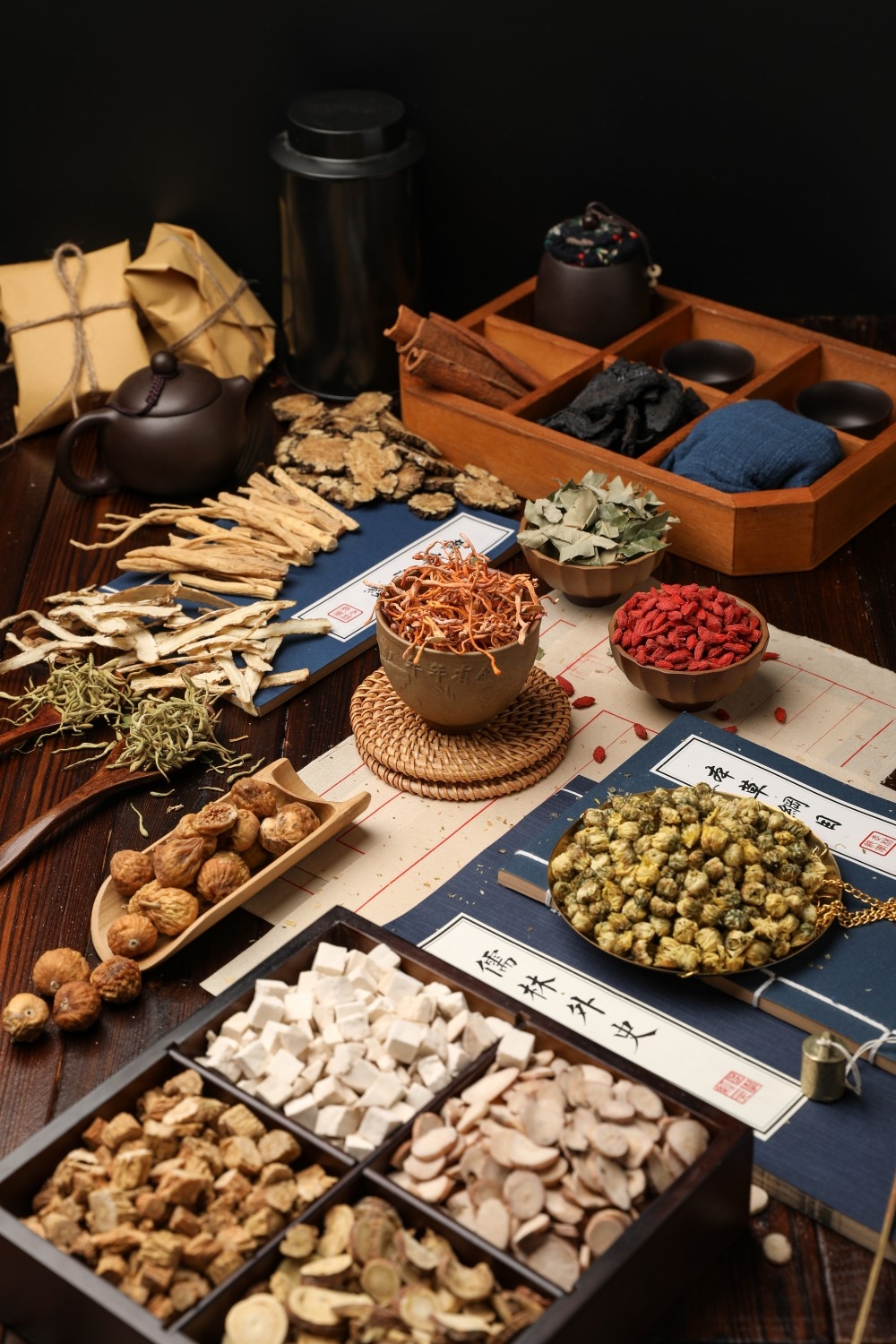 野生虫草花中药材中草药中药摄影图