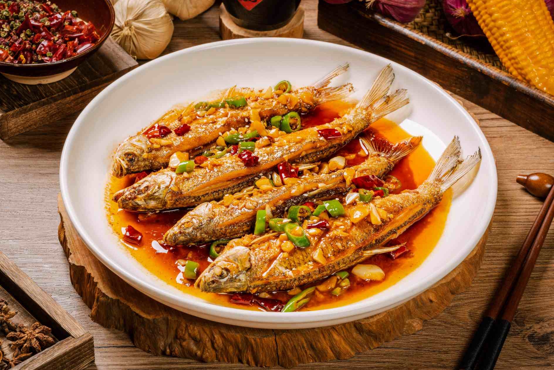 餐饮干烧刁子鱼香煎刁子鱼图片海报灯箱