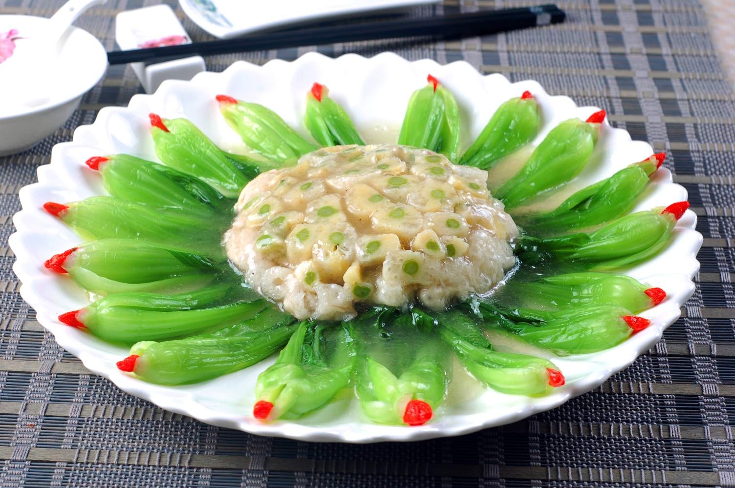 餐饮美食芦笋扒竹蒜高清图片