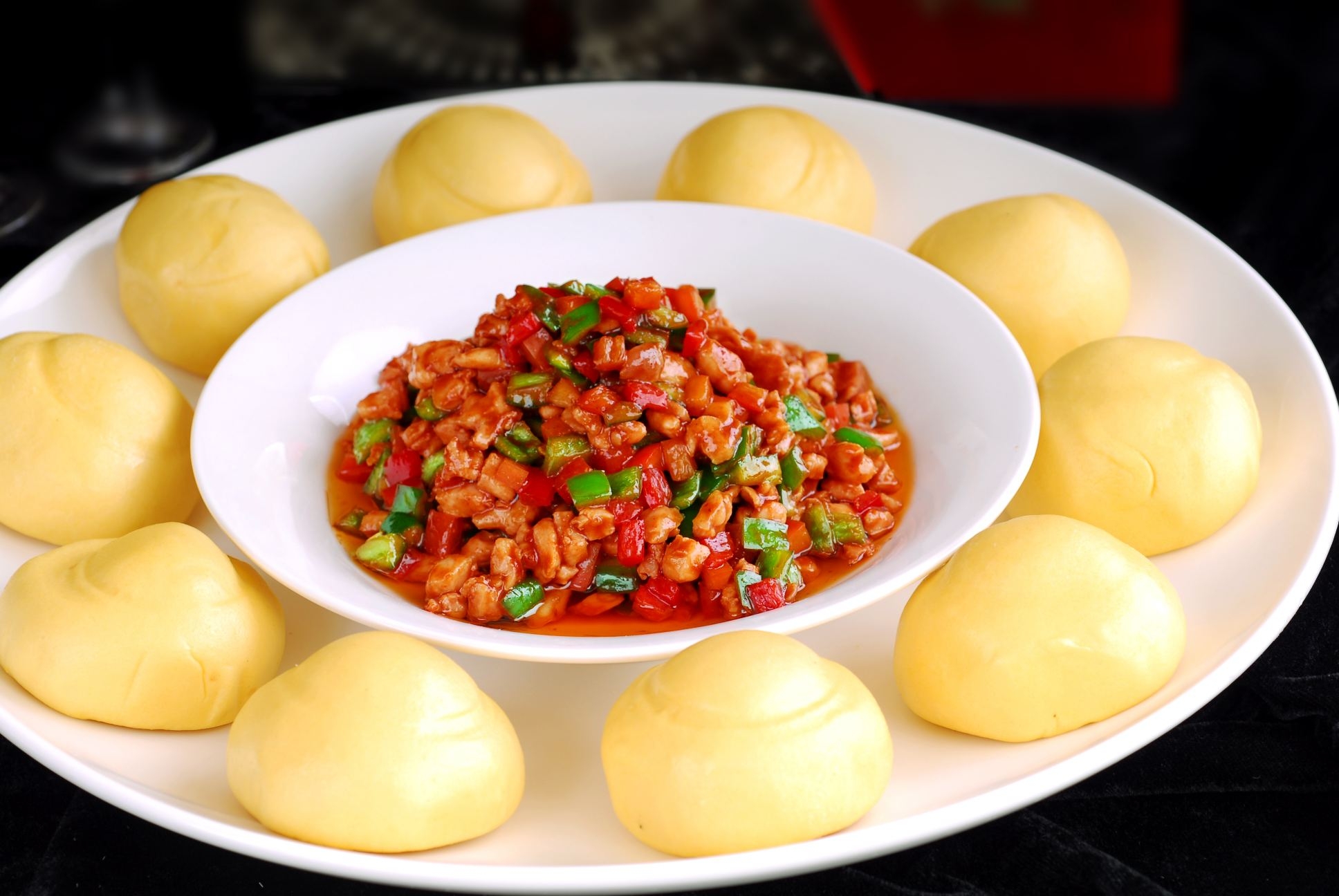 餐饮美食川菜粗粮包兔丁高清图片