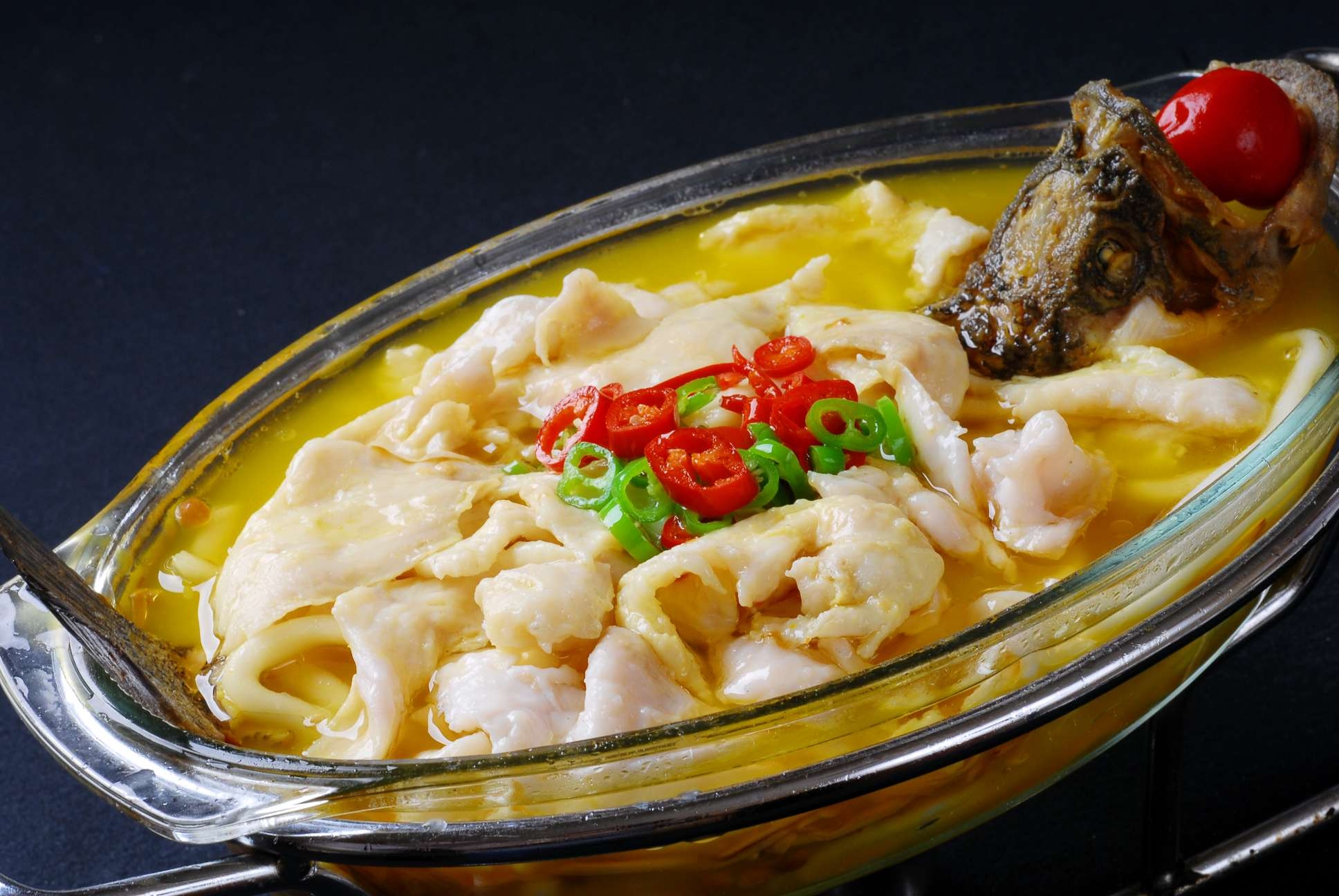 金汤鲈鱼高清图片