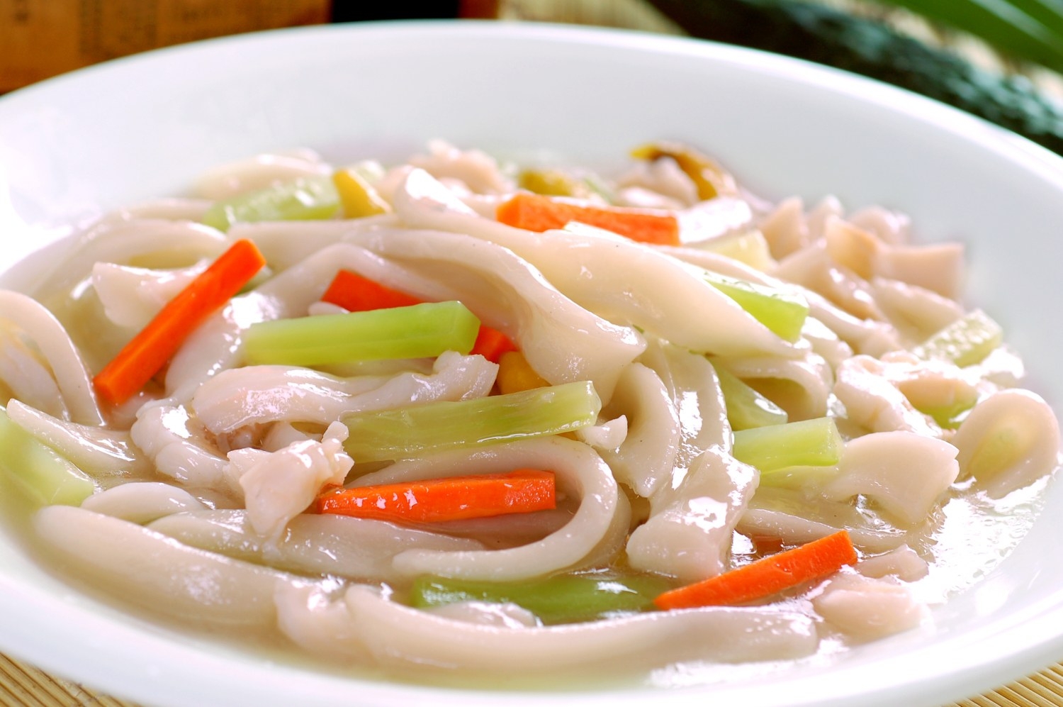 餐饮美食川菜面皮烩牛筋高清图片
