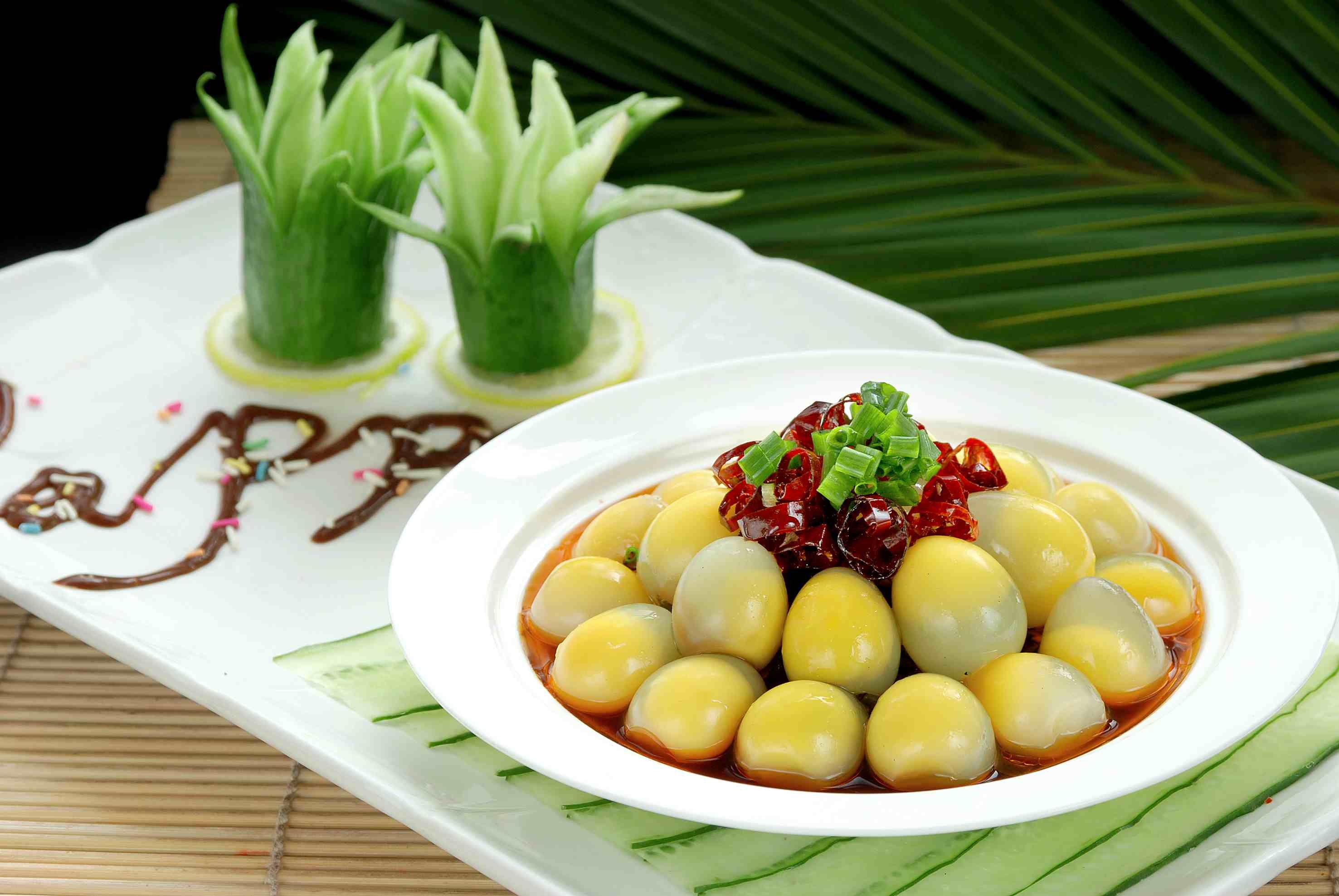 香炝鹌鹑蛋高清图片