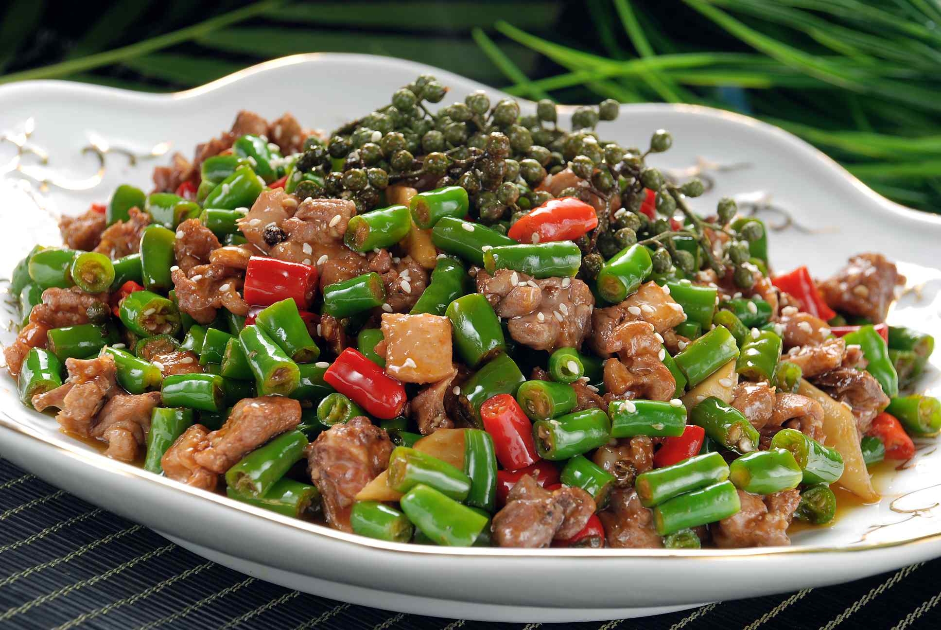 餐饮美食陶然尖椒鸡高清图片