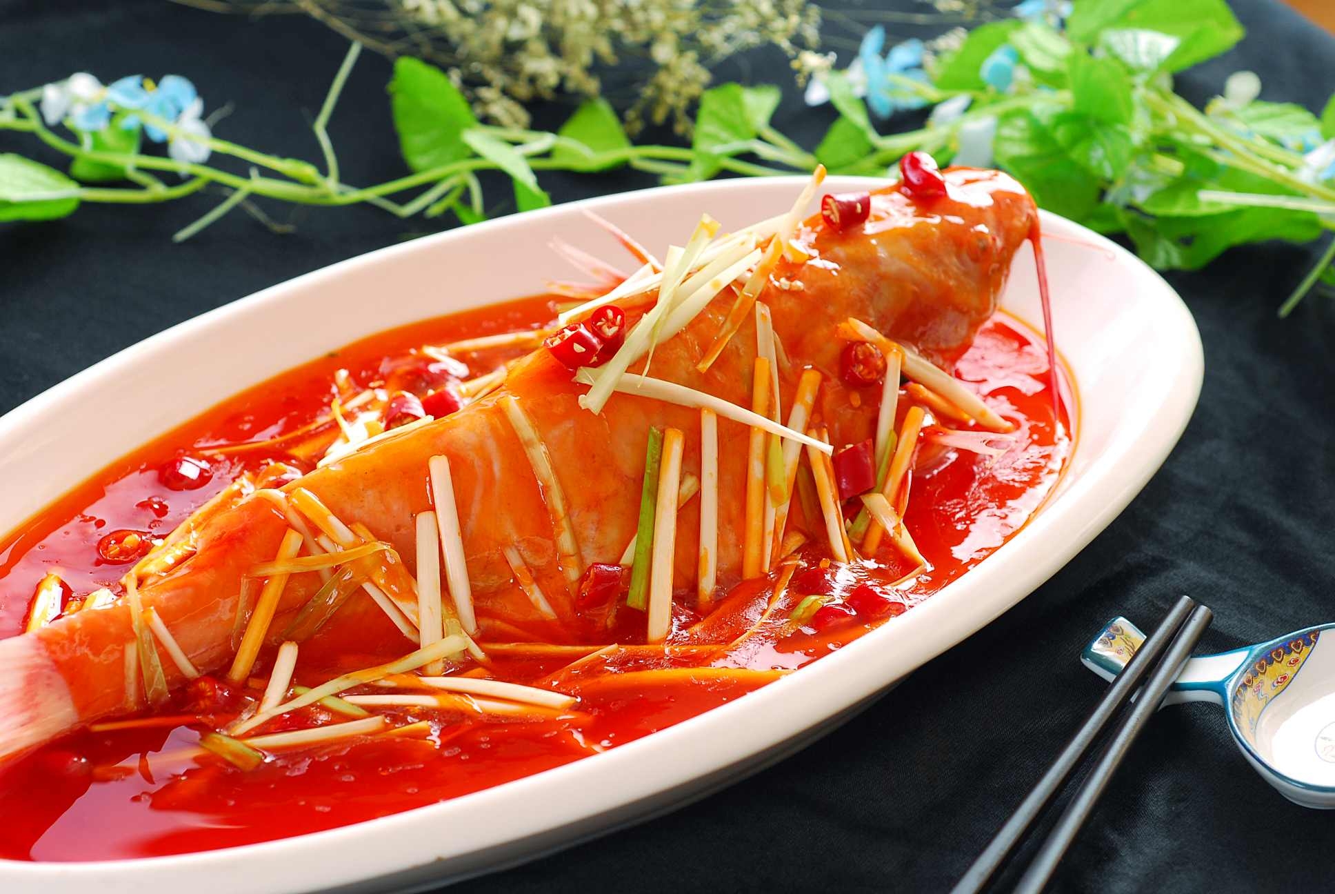 餐饮美食川菜韭香红沙鱼高清图片