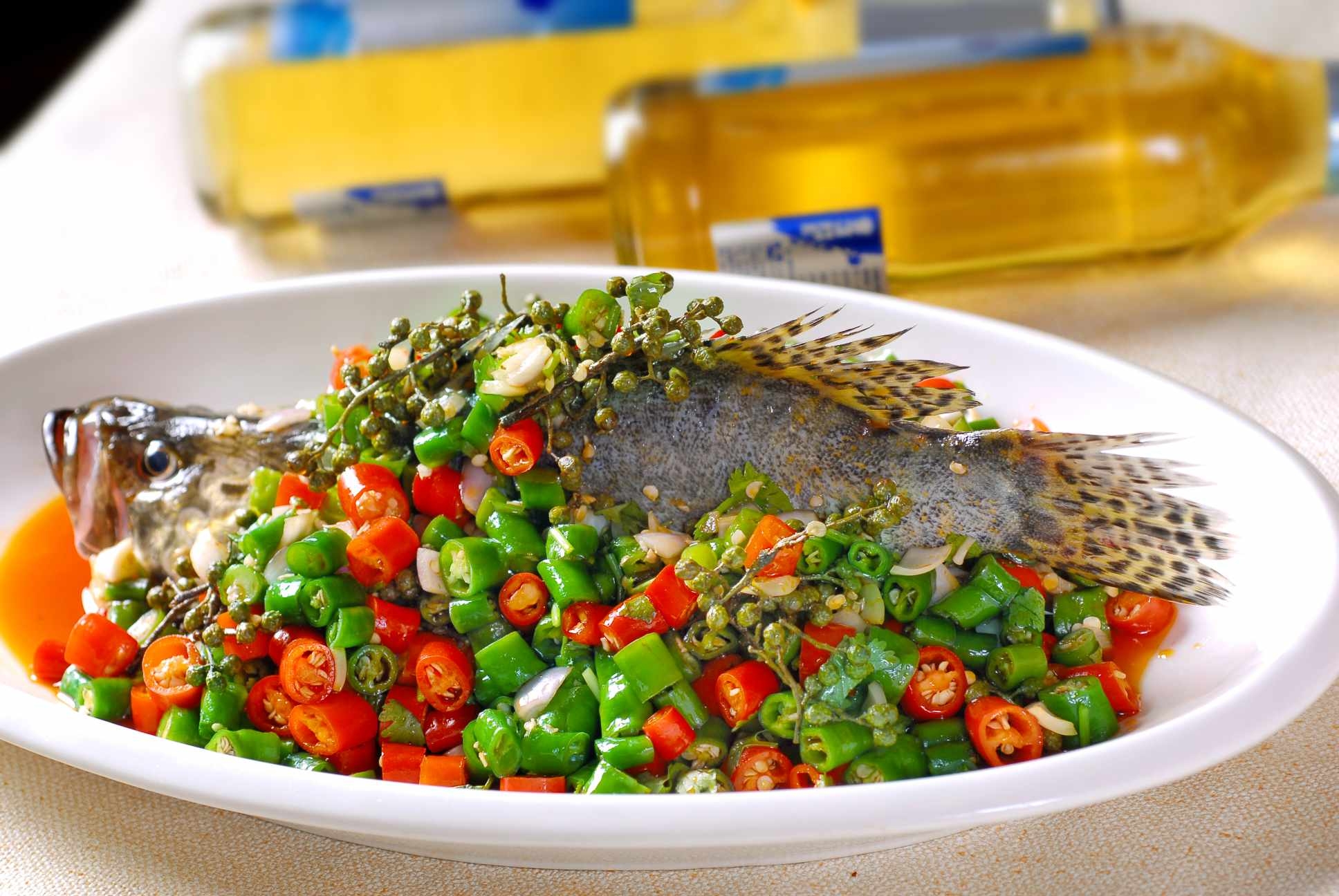 高清图片餐饮美食川菜热鲜椒蒸刺婆鱼高清图片