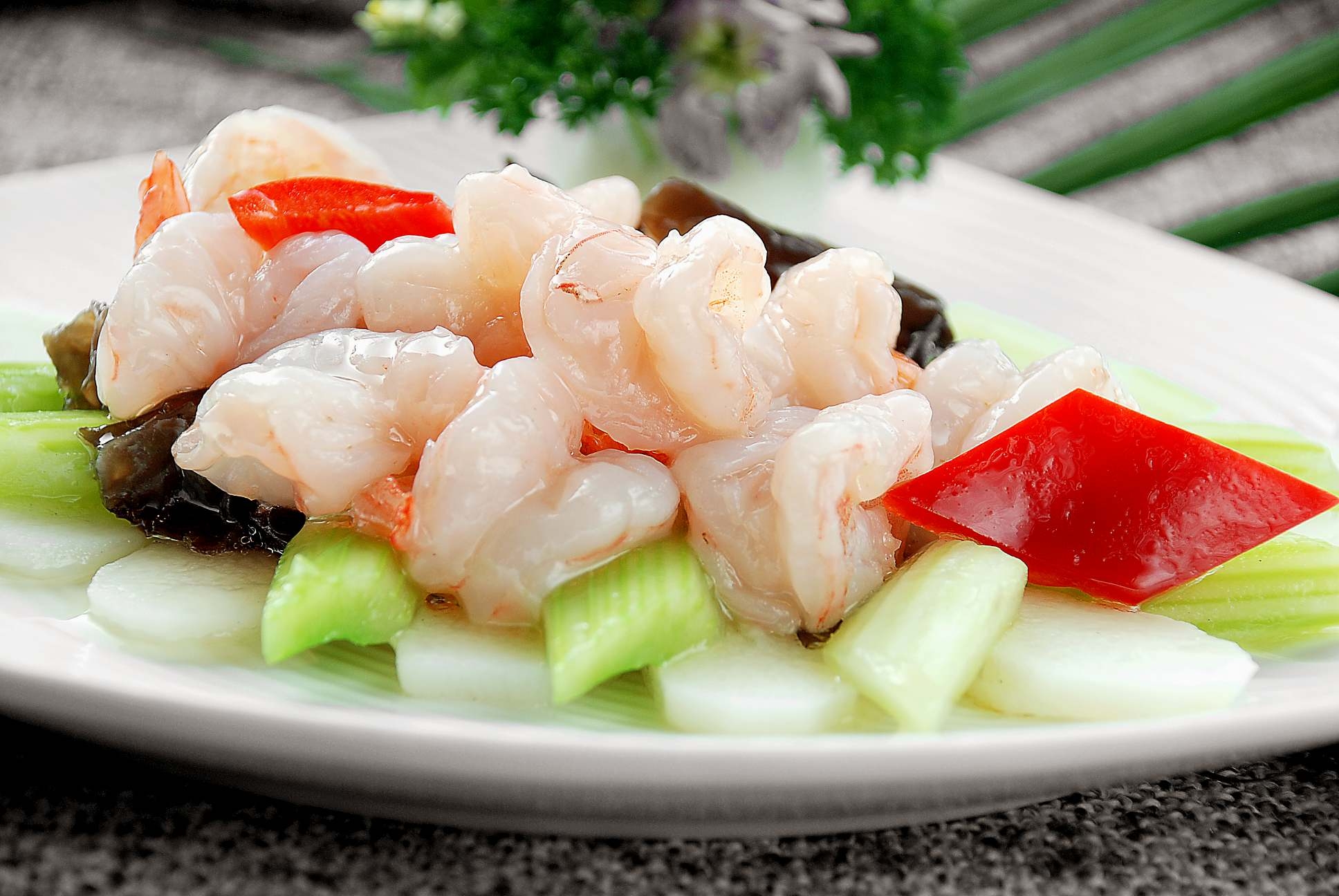 鲜淮山炒虾球高清图片