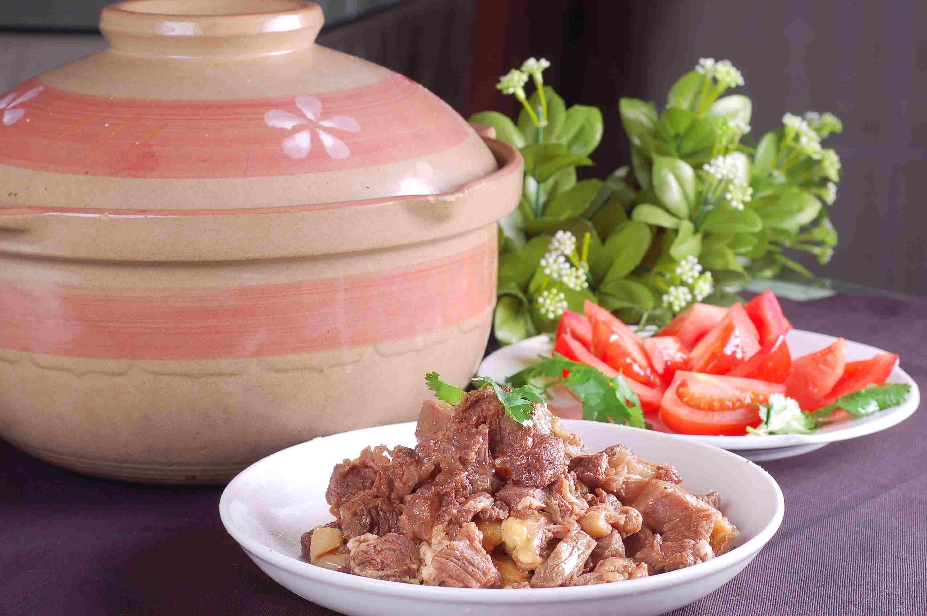 餐饮美食蕃茄牛肉砂锅宣传图片灯箱