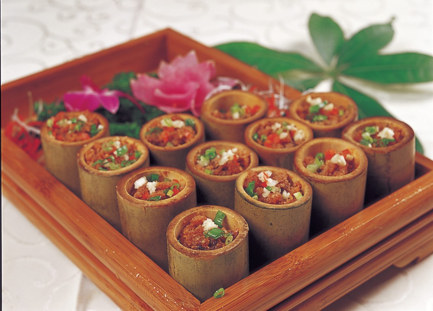 高清图片餐饮美食川菜竹筒蒸牛肉高清图片