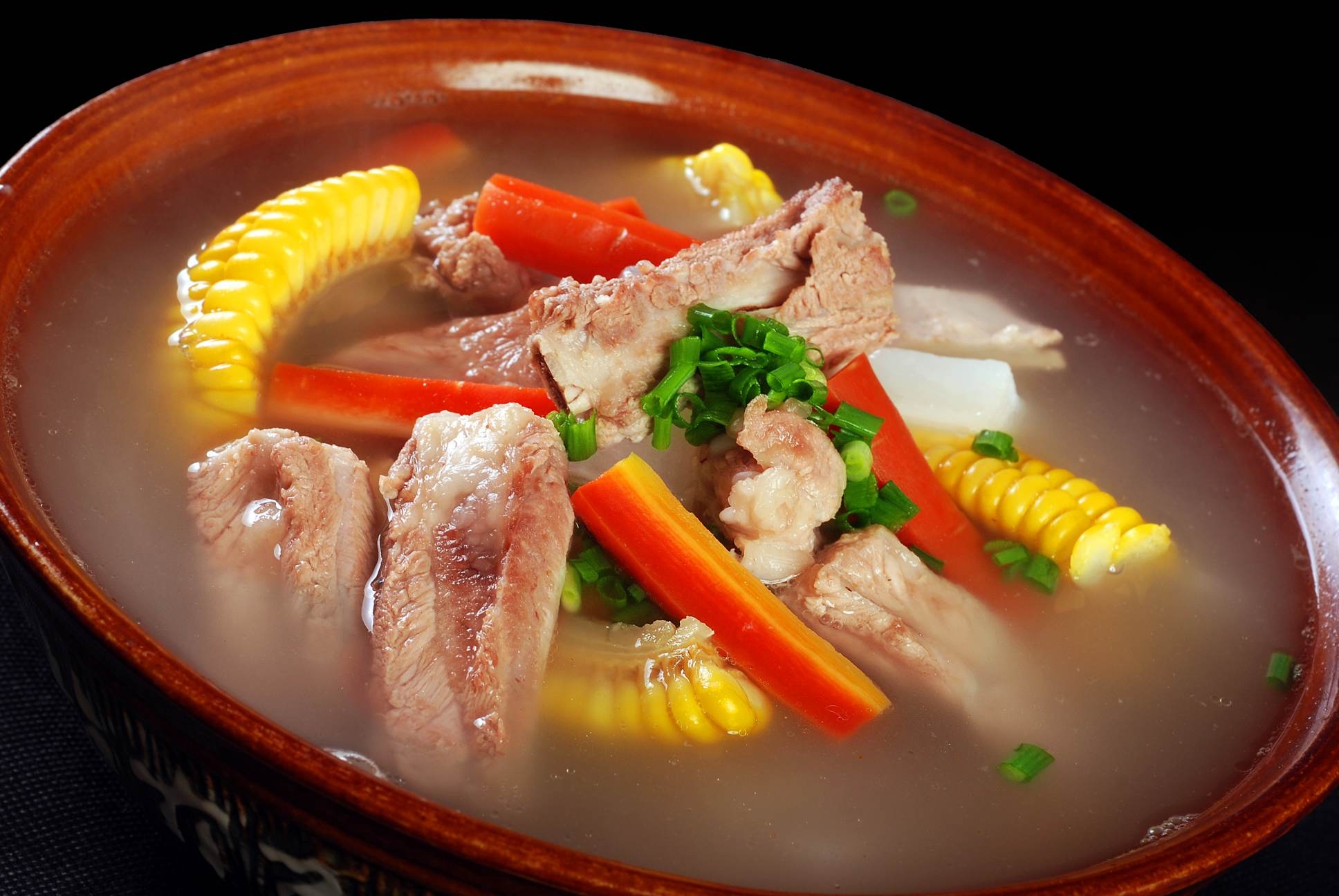 餐饮美食川菜粗粮排骨汤高清图片