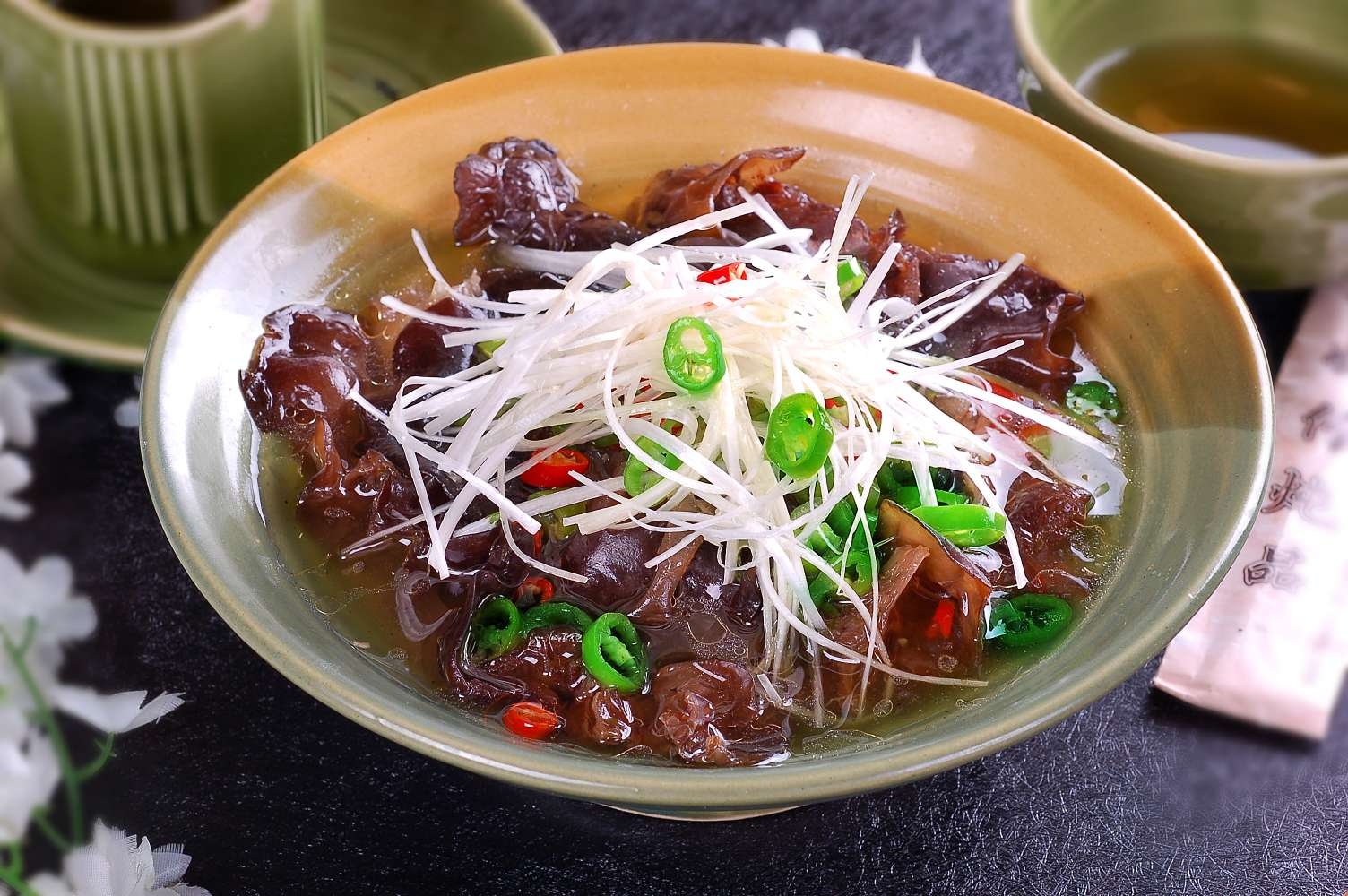 餐饮美食鲜椒脆耳高清图片