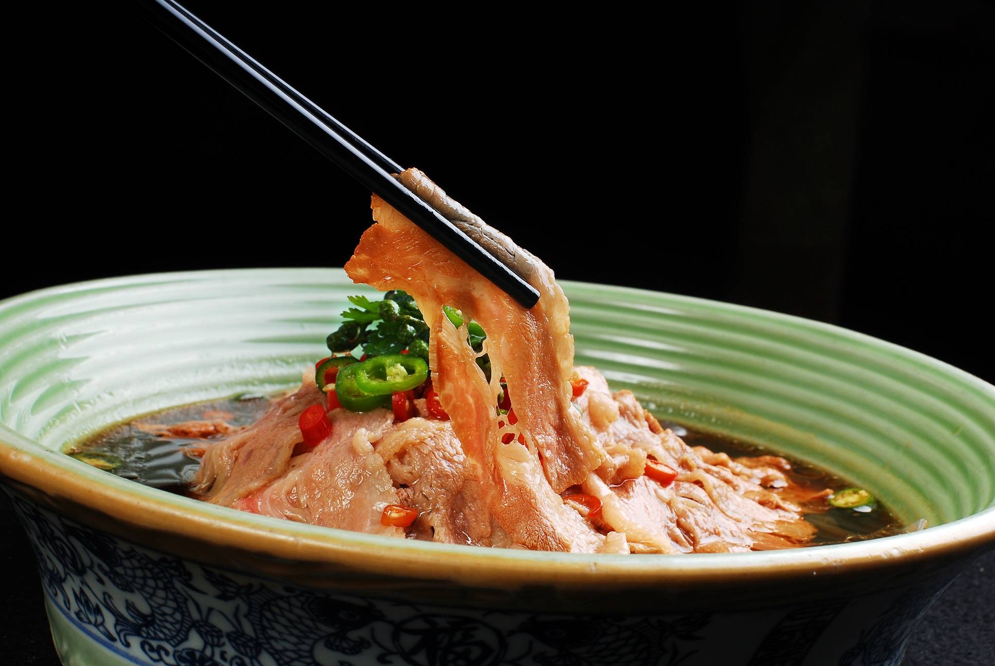 餐饮美食真味肥牛宣传图片灯箱