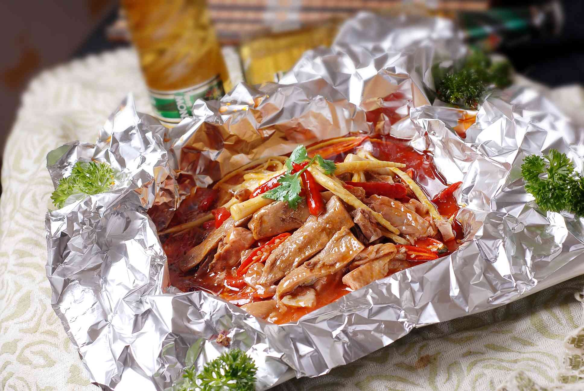 餐饮美食川菜鲜椒霸王鸭高清图片