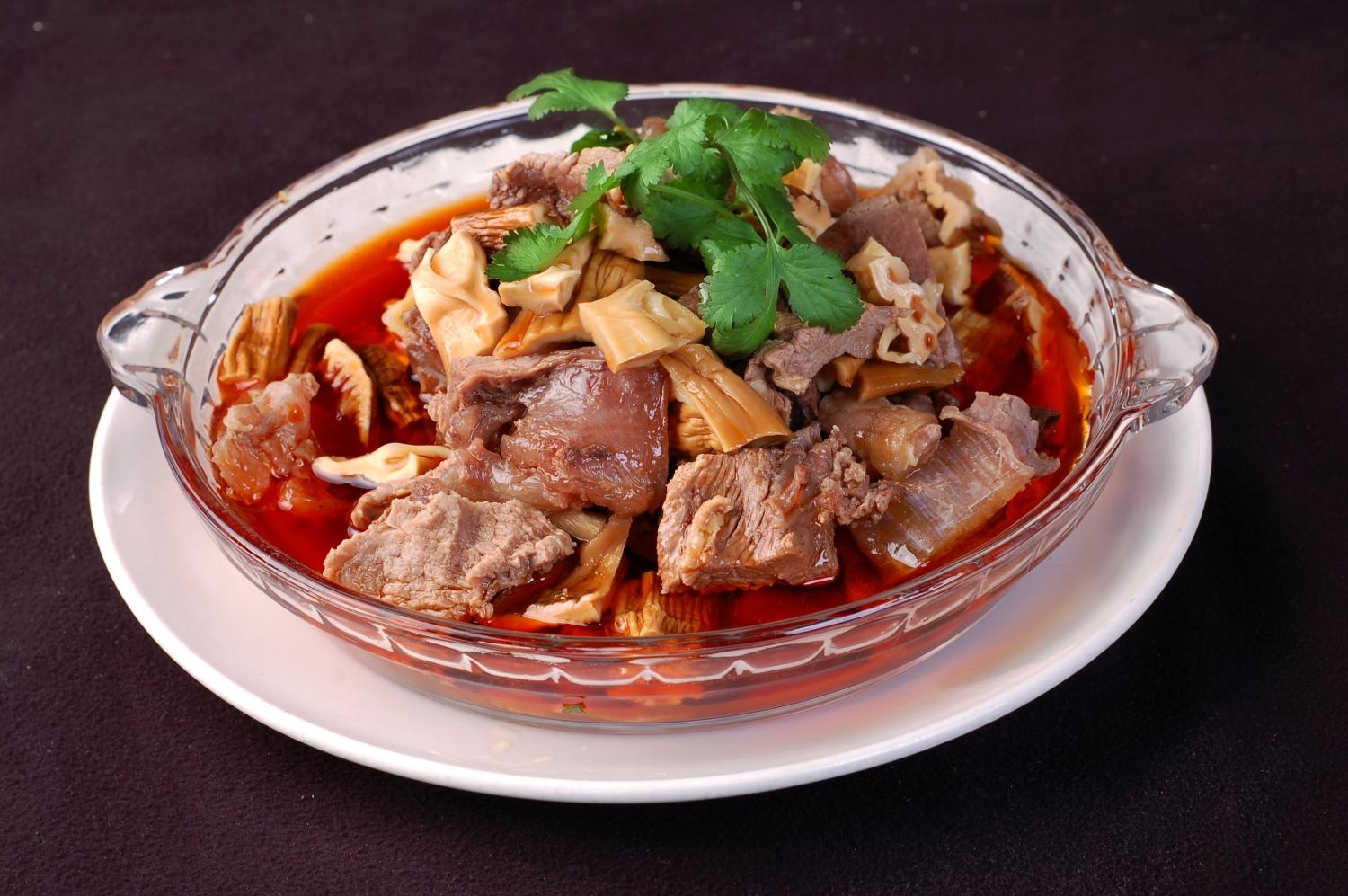 餐饮美食川菜热菜笋子烧牛肉高清图片