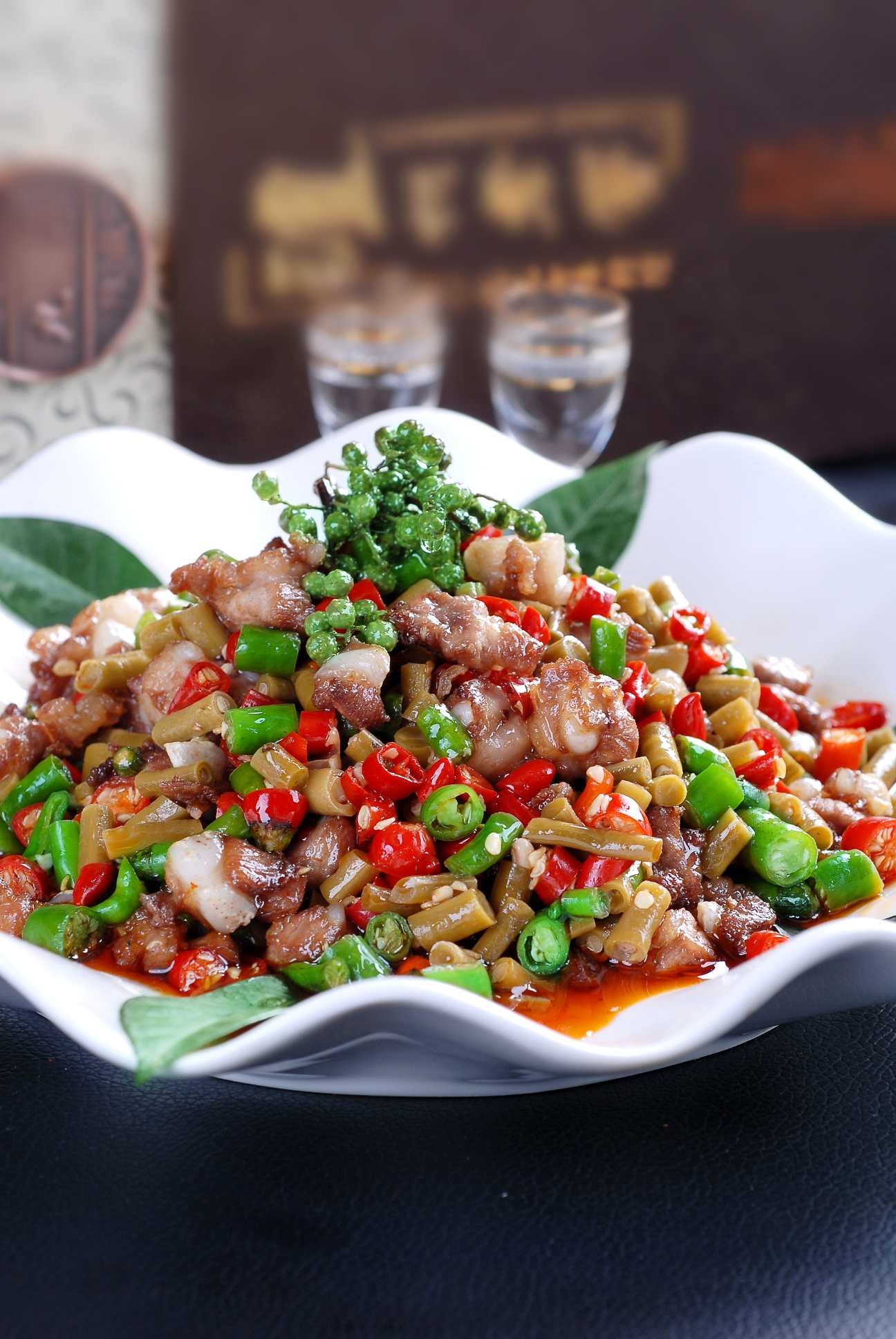 高清图片餐饮美食川菜泡豇豆煸仔排高清图片