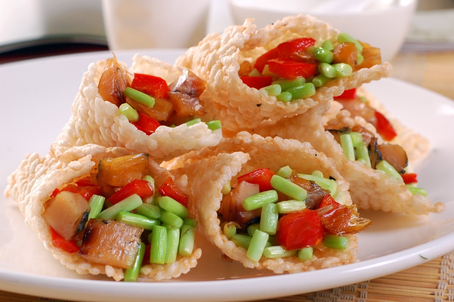 餐饮美食锅巴鱼饺高清图片