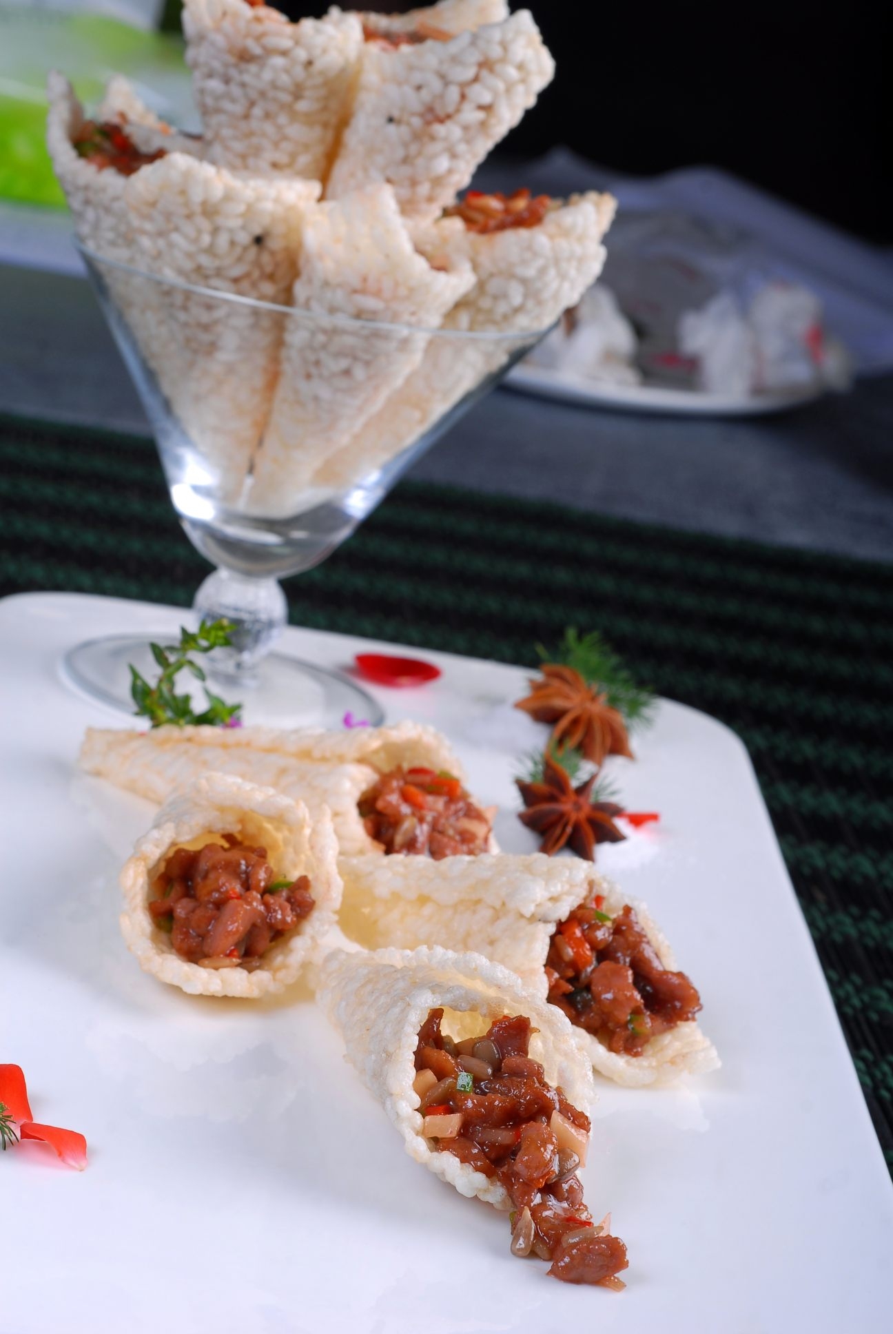 餐饮美食水晶锅巴卷宣传图片灯箱