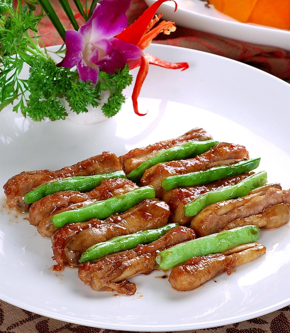 鹅肝酱炒鸡腿菇高清图片