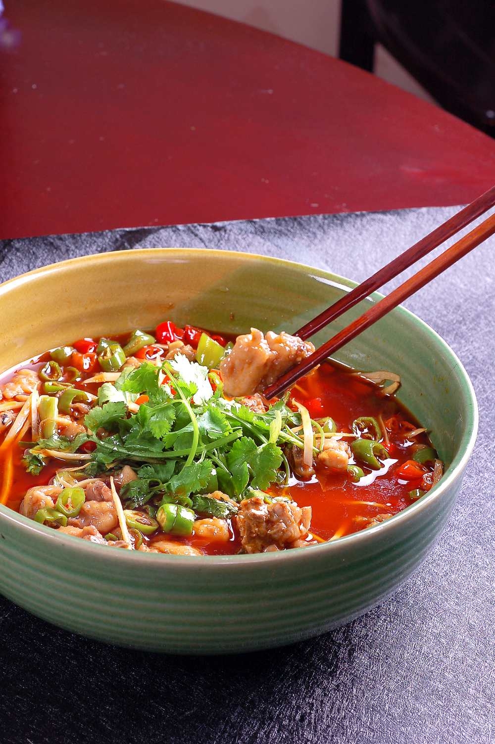 餐饮美食鲜椒童子鸡高清图片