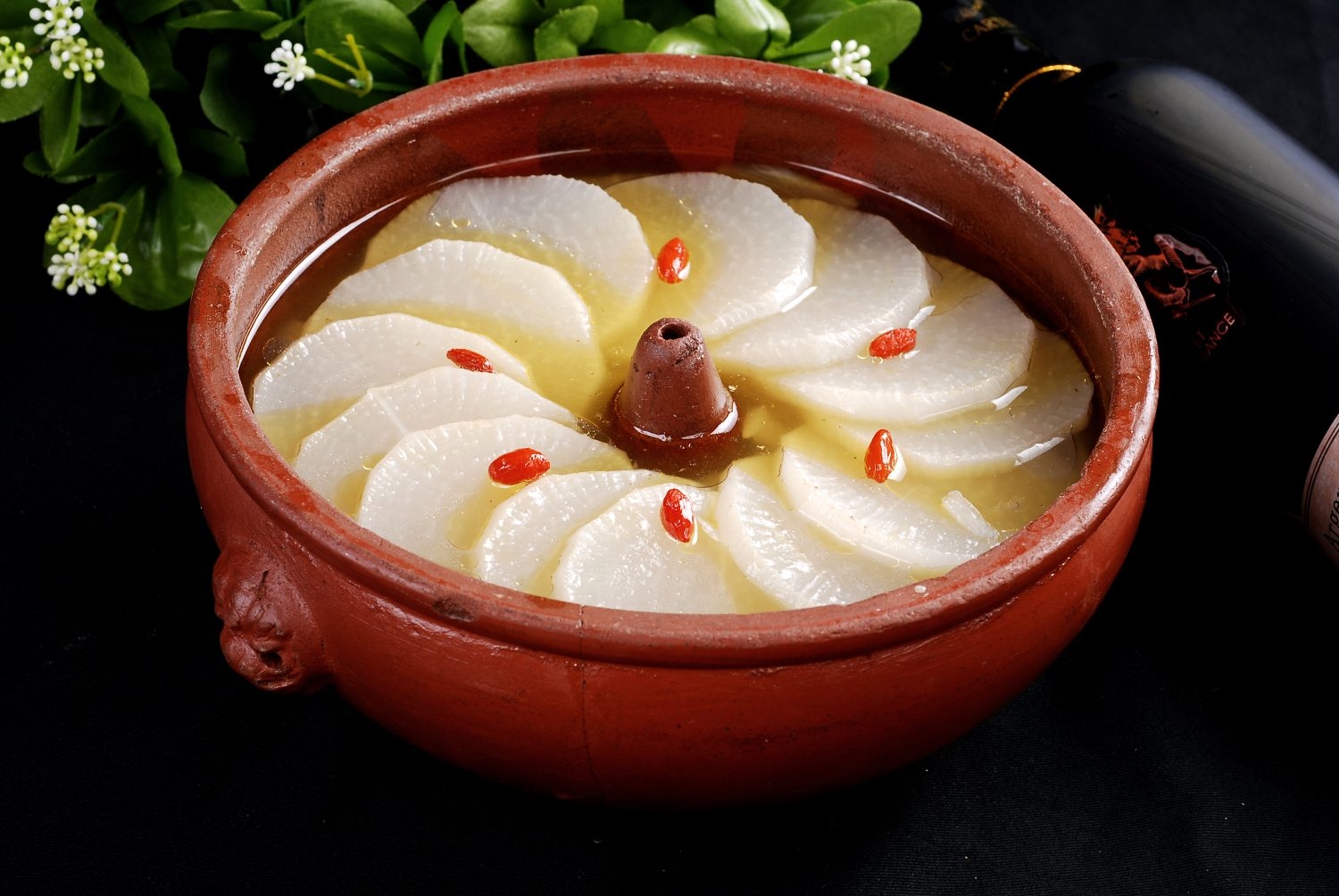 餐饮美食川菜汽锅萝卜副本高清图片