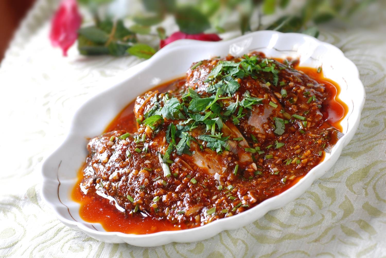 藿香鲫鱼1高清图片