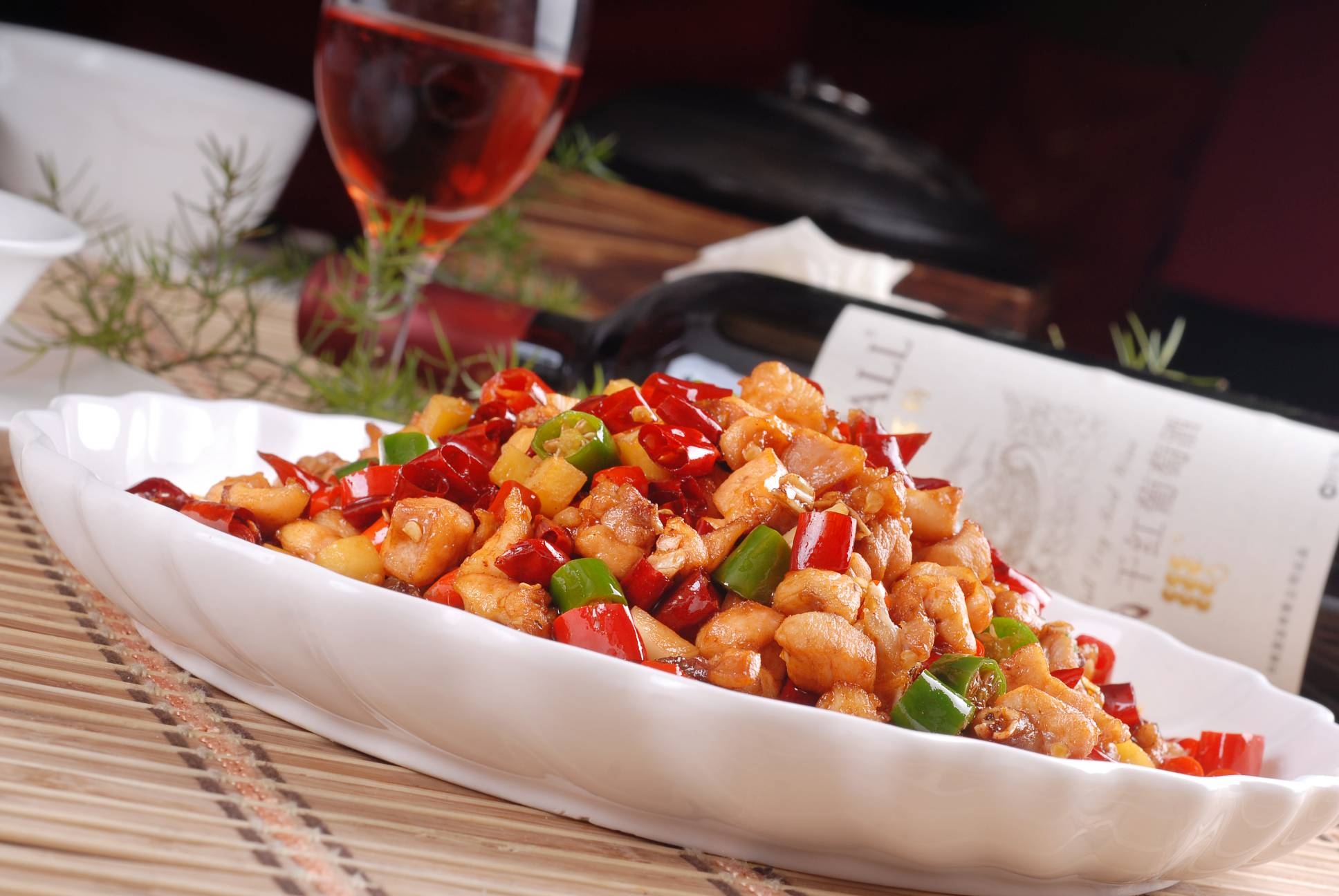 餐饮美食川菜香煎仔兔高清图片