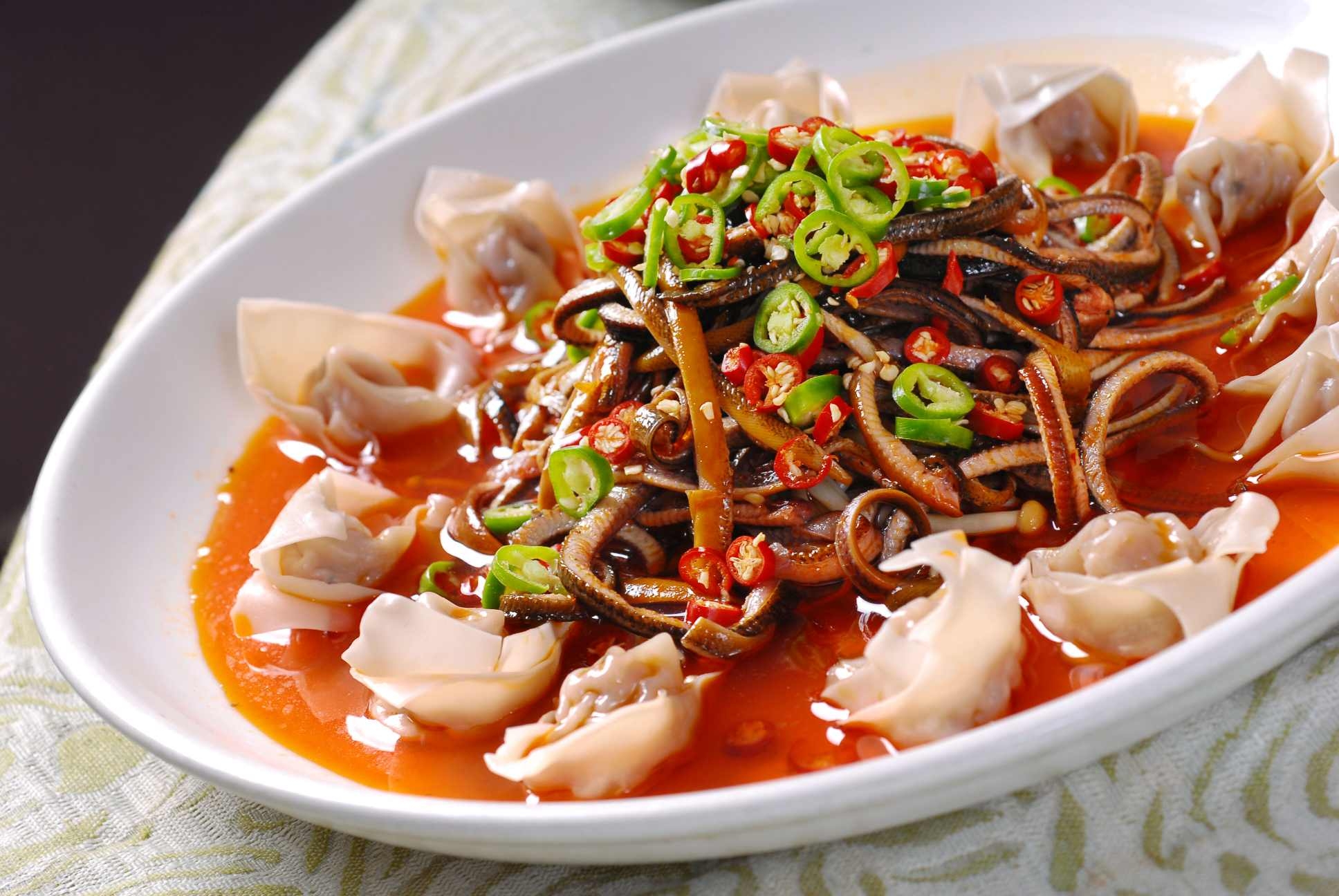 餐饮美食精品-游龙鳝丝宣传图片灯箱