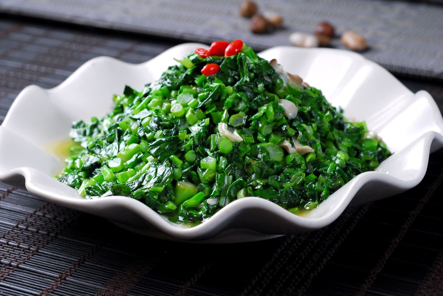 菌香青菜钵高清图片