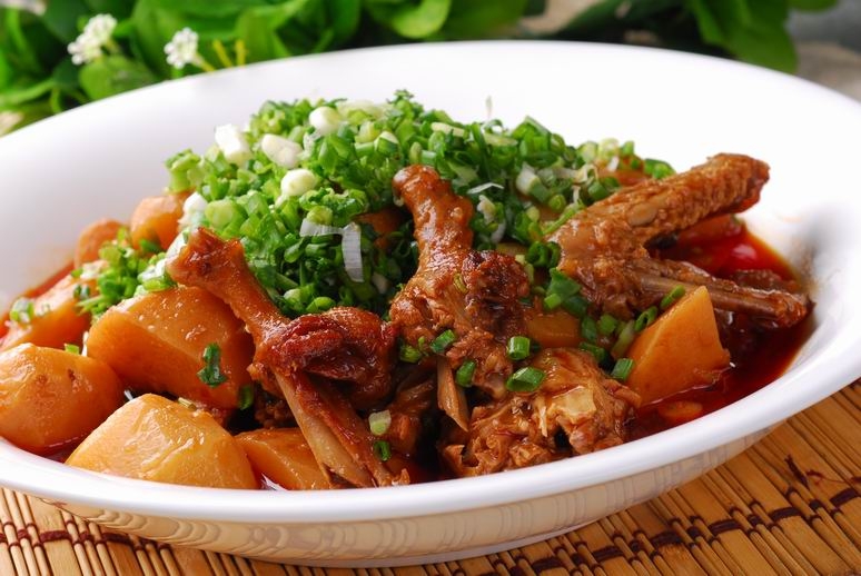 蘑芋罐罐鸭高清图片