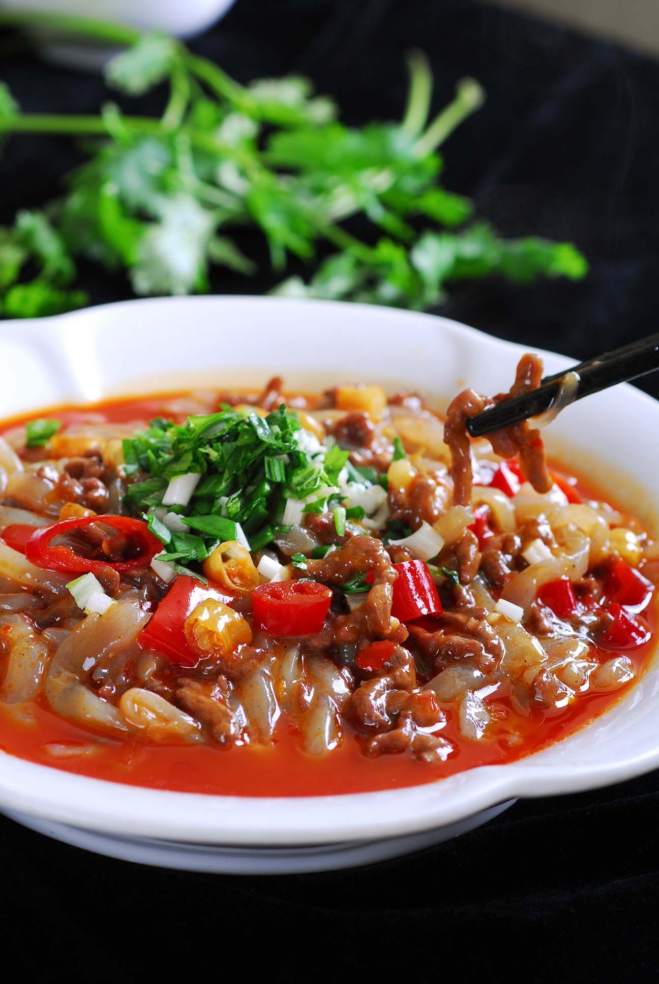 高清图片餐饮美食川菜磨芽牛肉丝高清图片