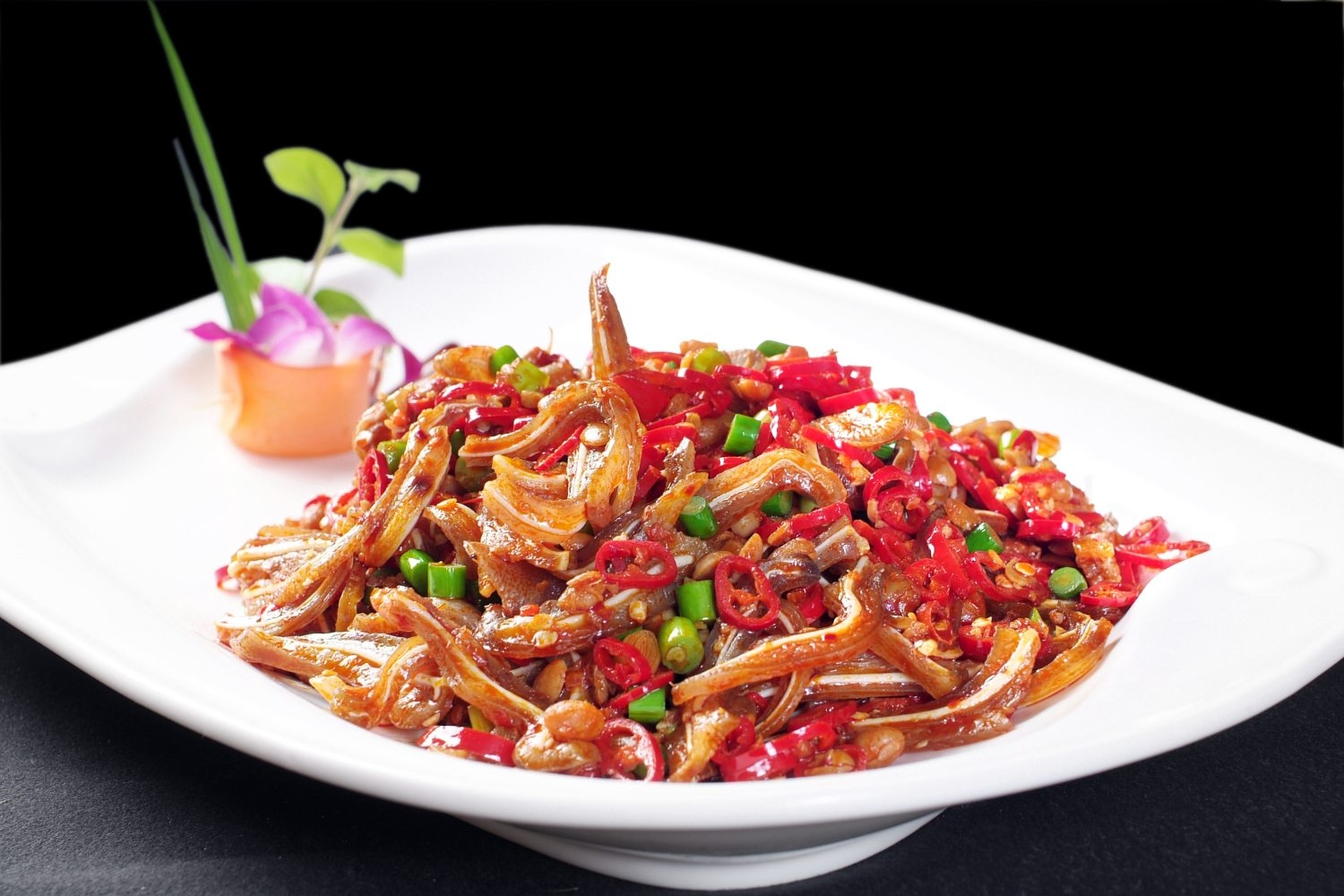 餐饮美食川菜腊八豆炒耳尖高清图片