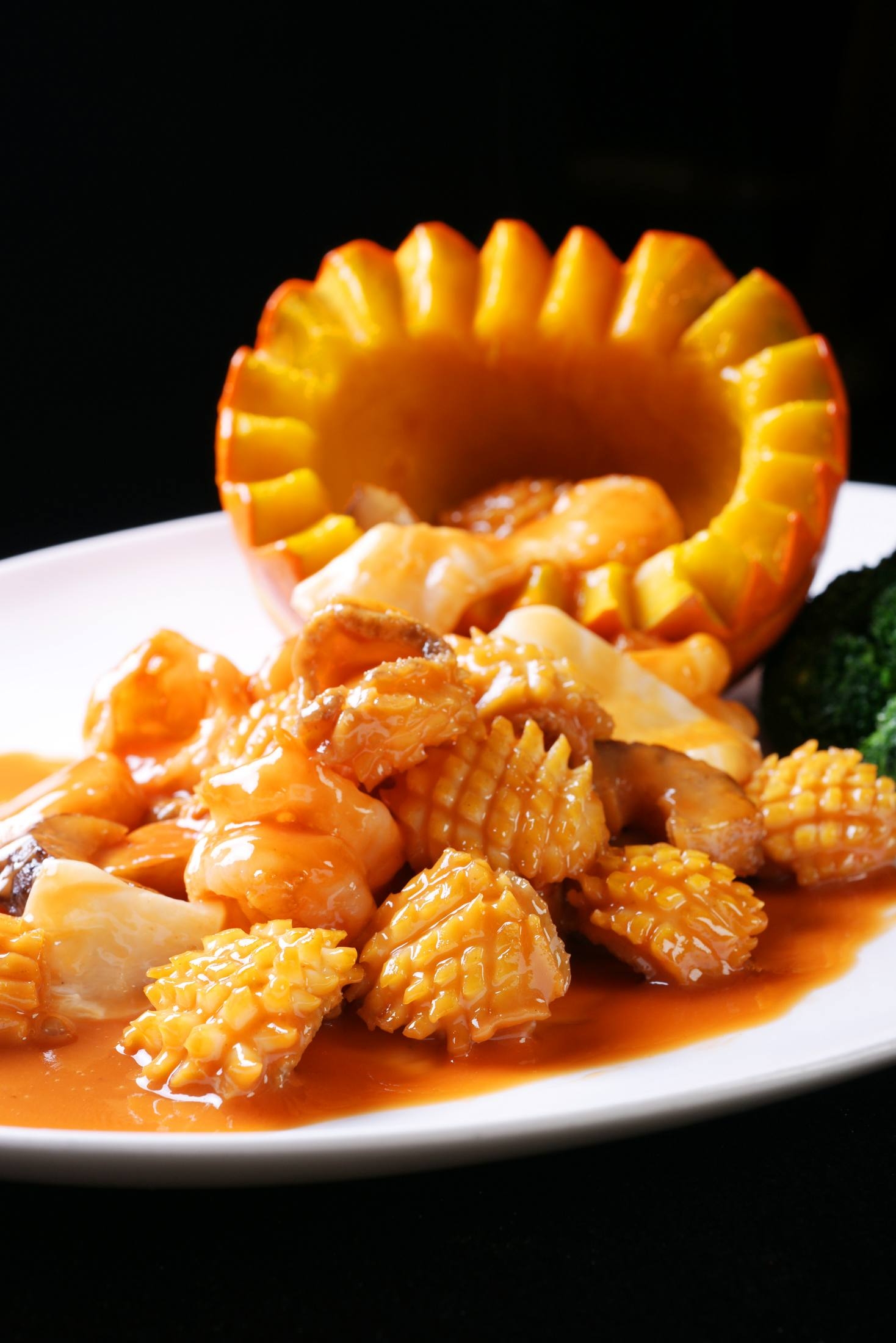 餐饮美食热粤鲍参金瓜盅高清图片