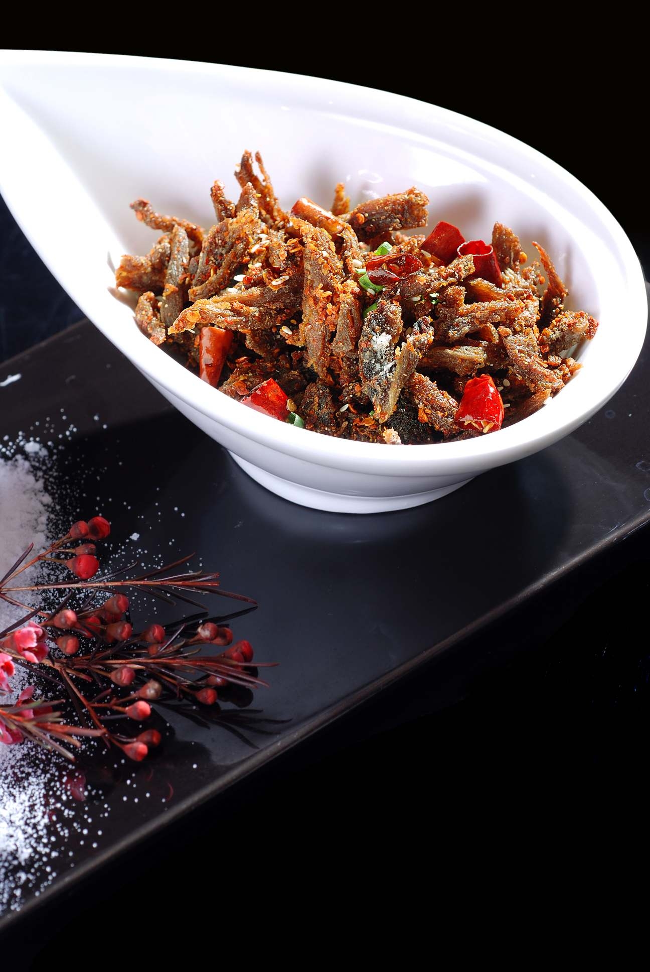 手撕草原羊腿高清图片