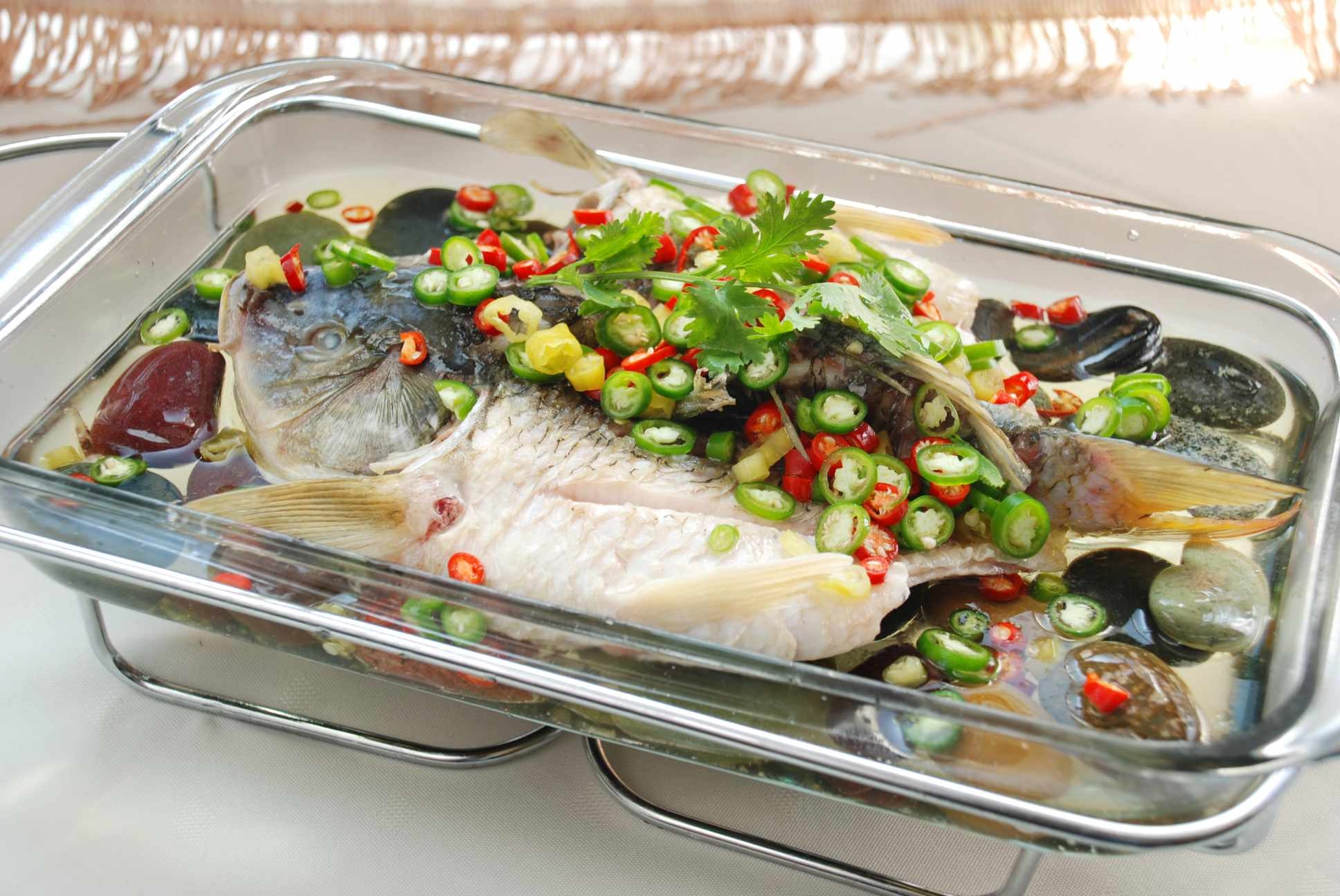 滚石爆全鱼高清图片