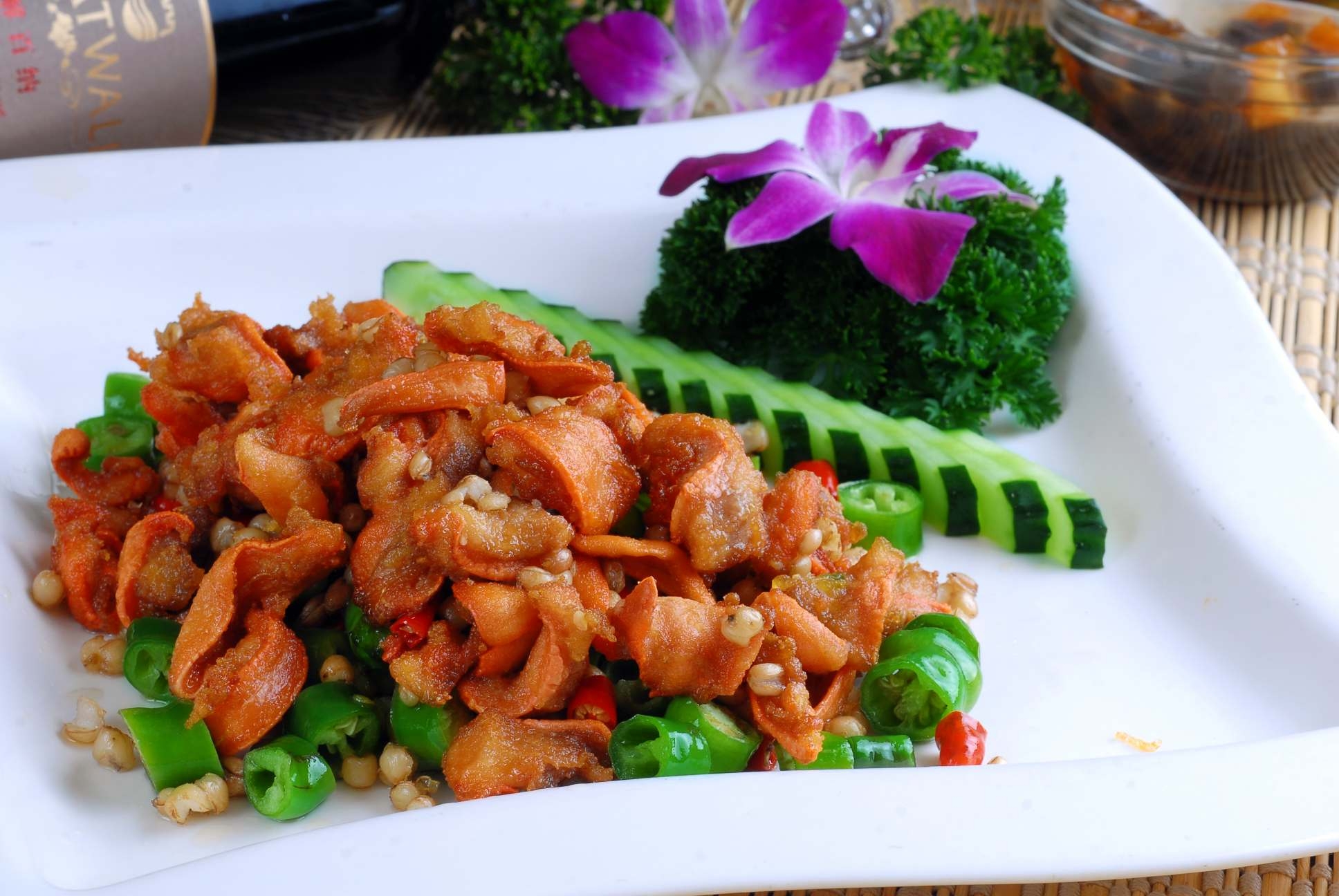 麦香黄喉菇高清图片