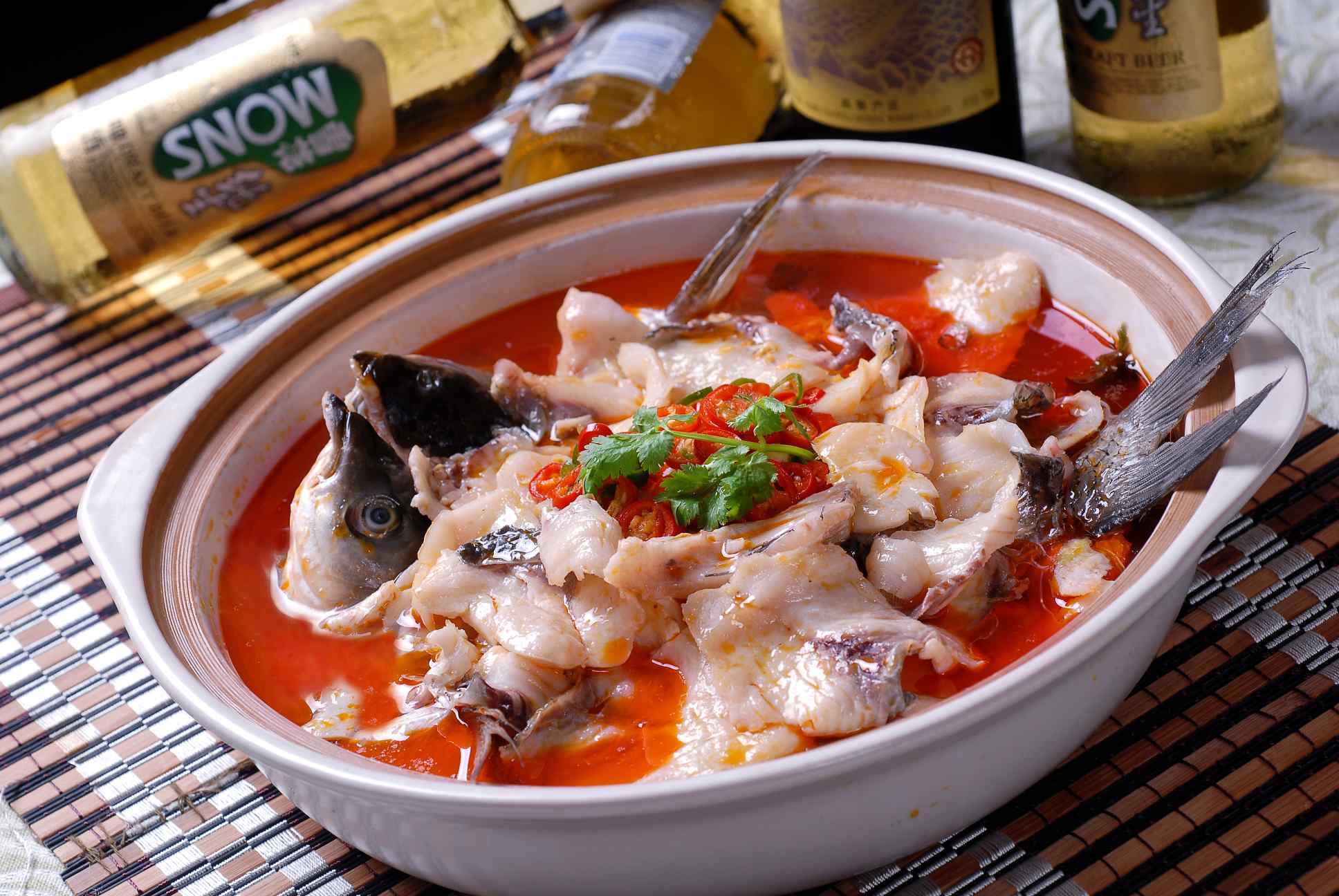 餐饮美食川菜特色鲜椒生焖鱼高清图片