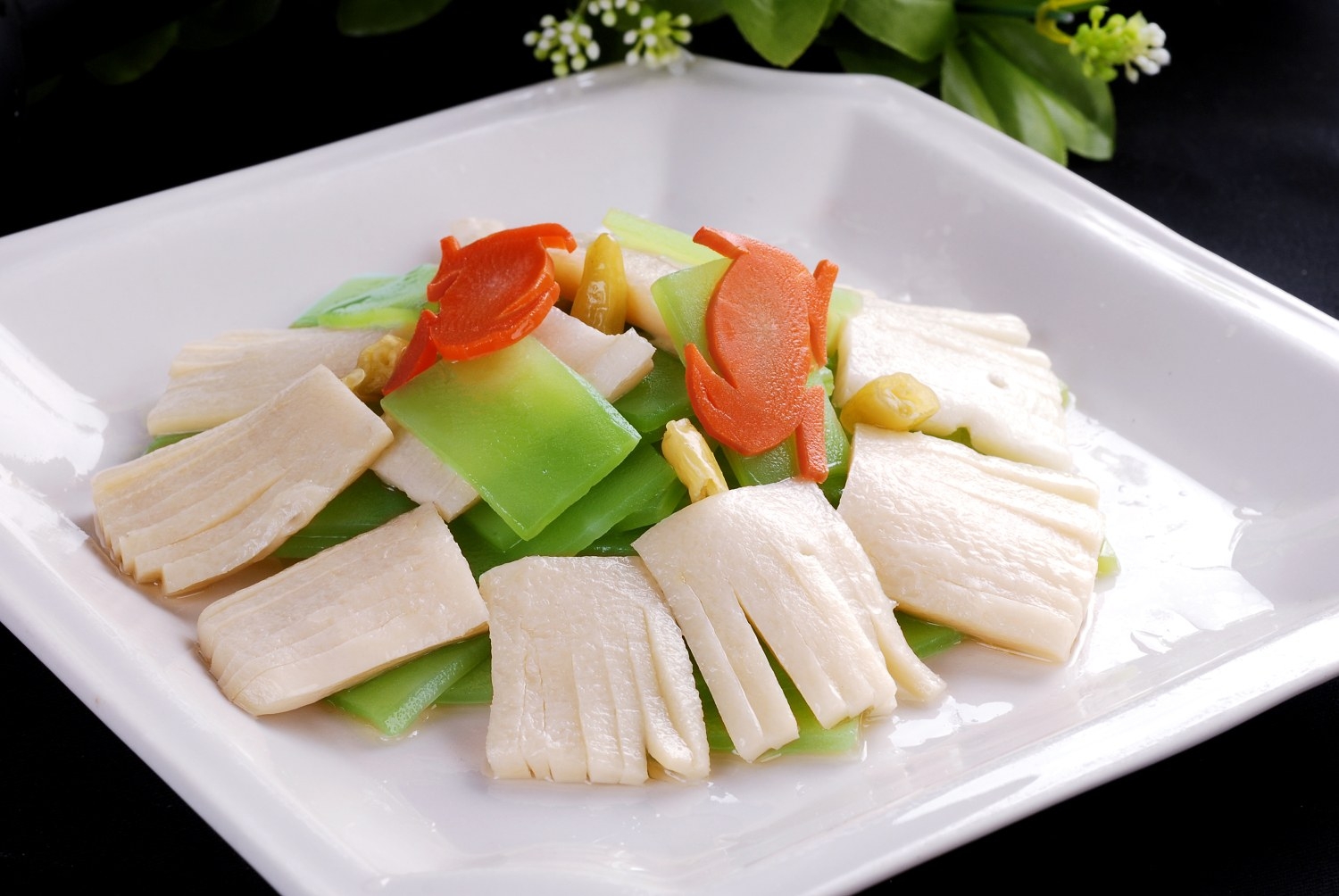 餐饮美食碧绿脆黄喉高清图片