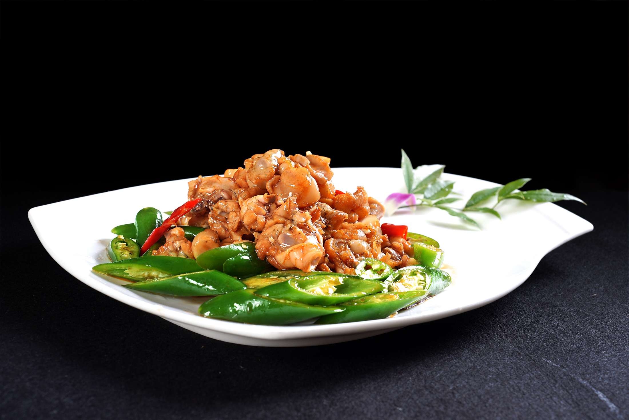 餐饮美食酱爆牛蛙(1)高清图片