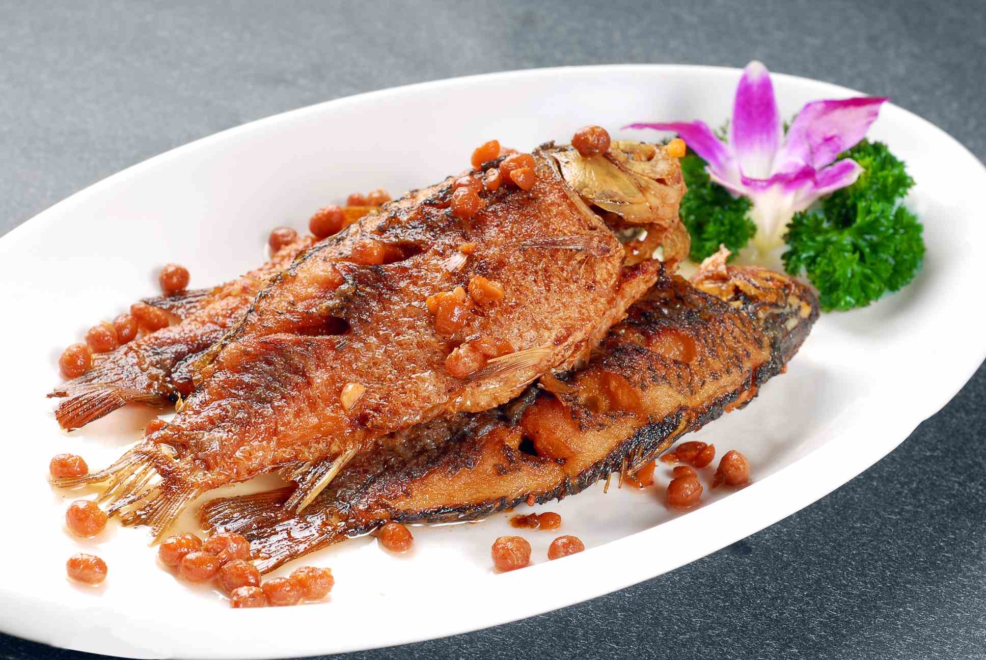 餐饮美食川菜豆鼓鲫鱼高清图片