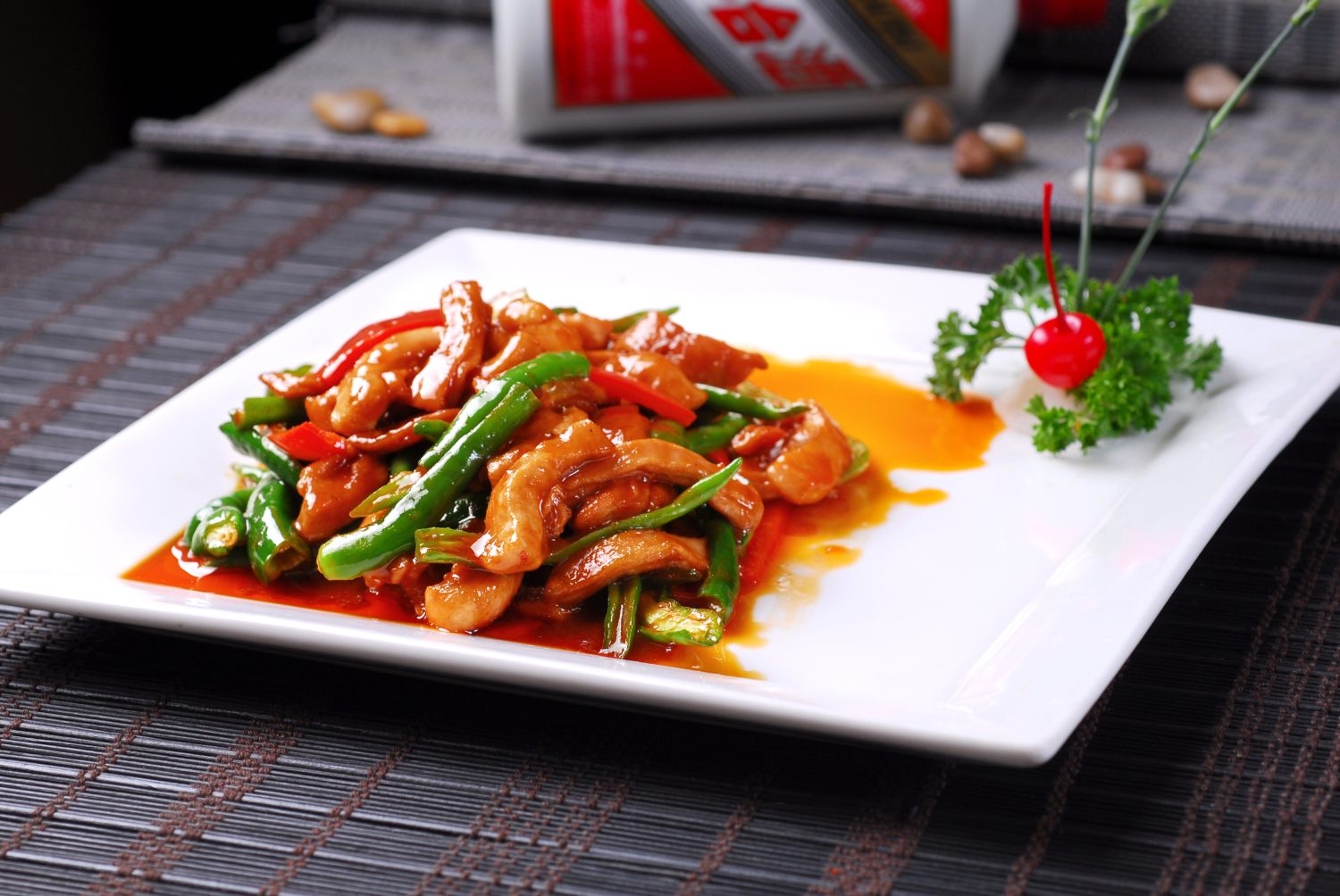 餐饮美食青椒酱爆兔(1)高清图片