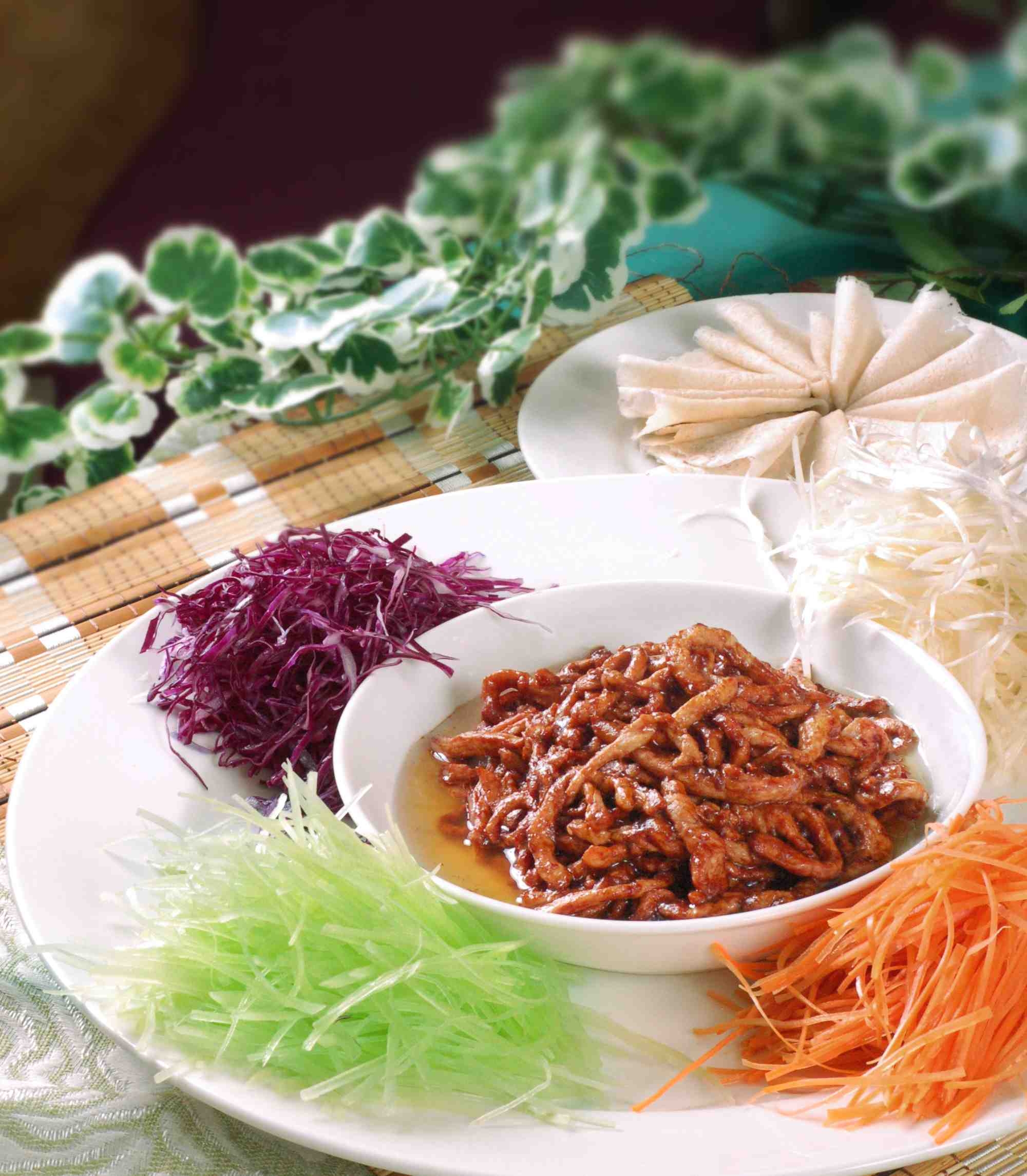 面皮酱肉丝高清图片