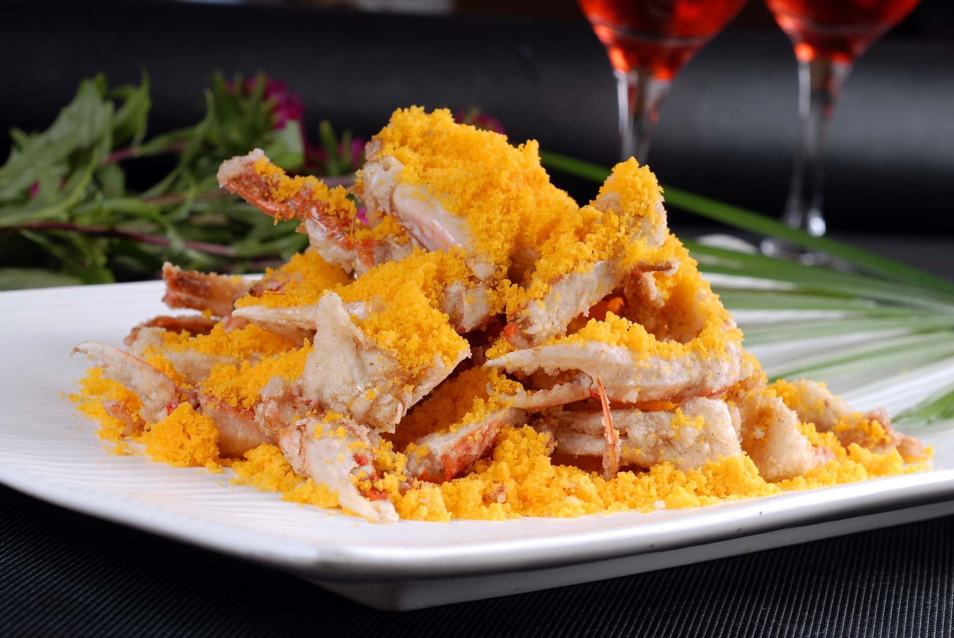 餐饮美食川菜咸黄金沙蚧高清图片