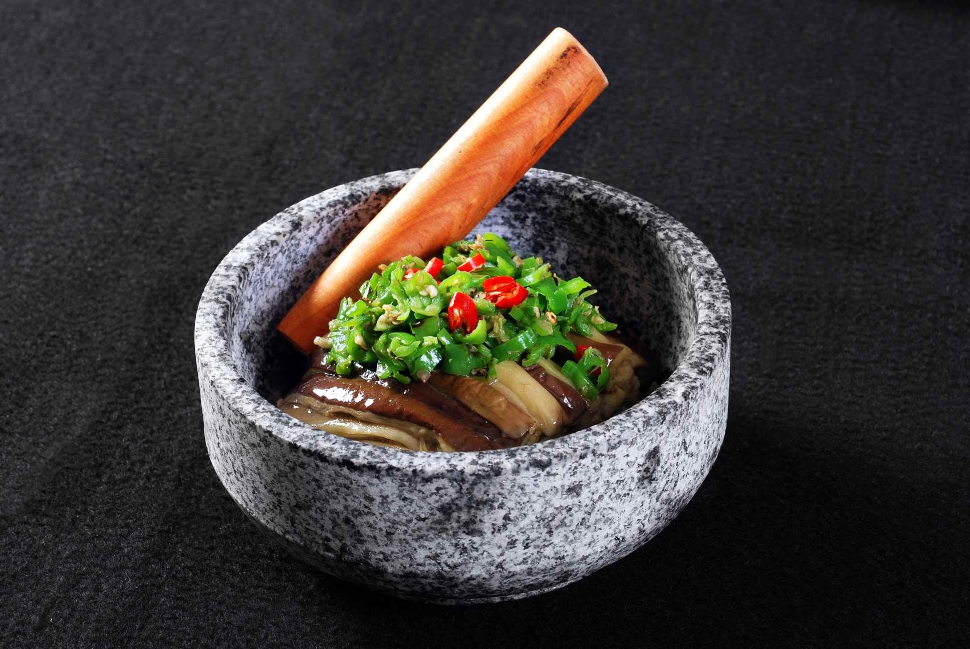 餐饮美食川菜擂椒茄子高清图片