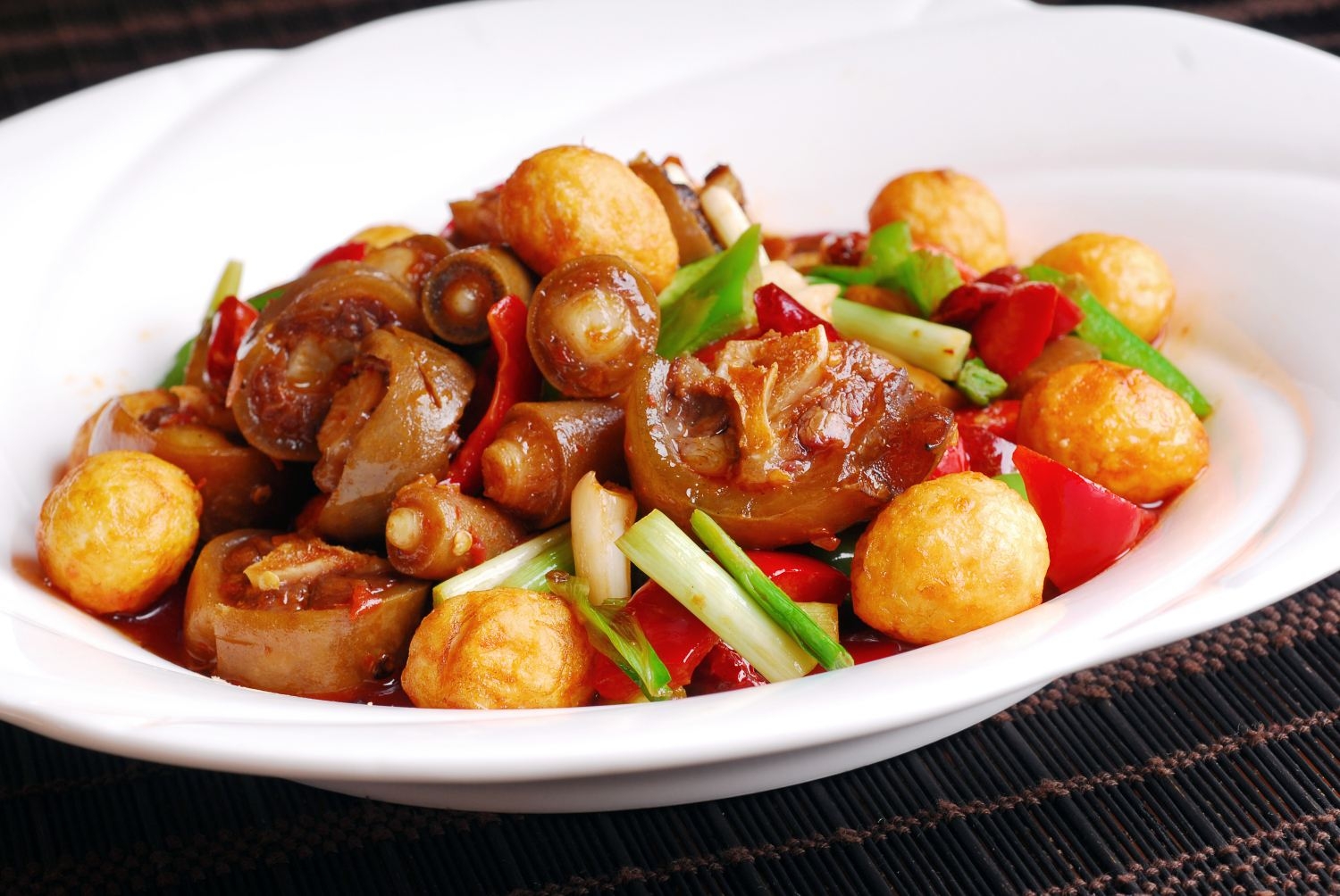 高清图片餐饮美食川菜鸽蛋爆牛尾高清图片