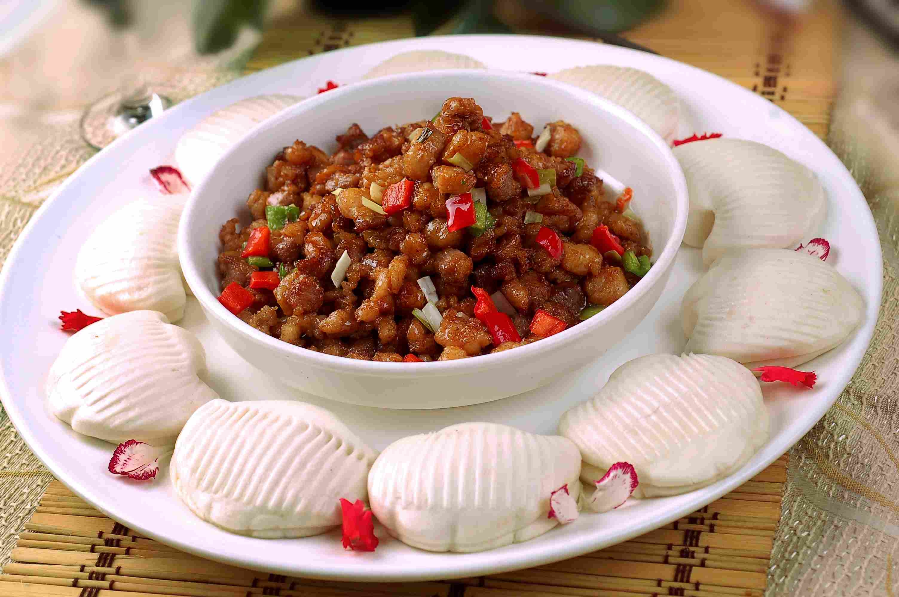 荷花肥牛高清图片