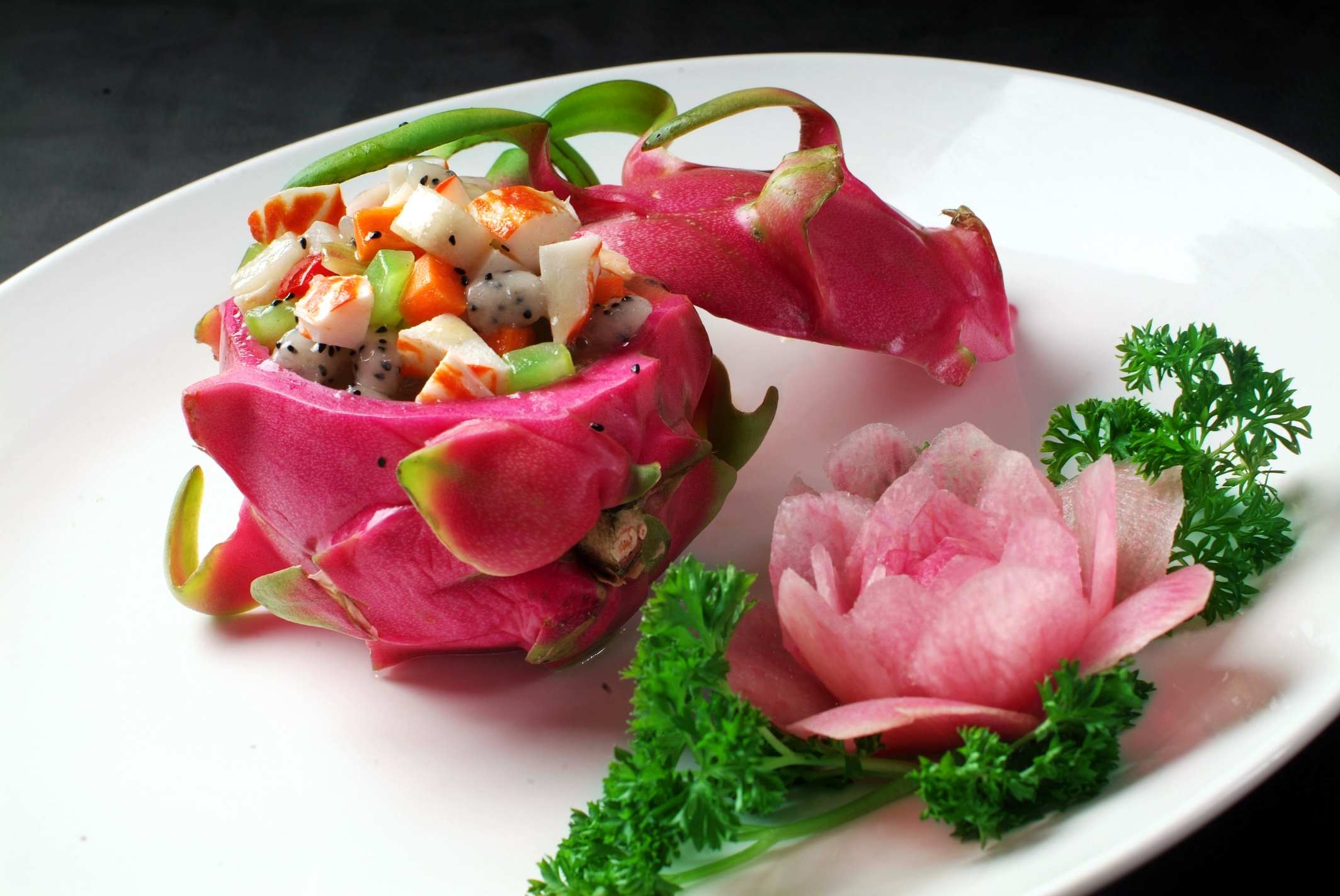 五彩火龙果高清图片