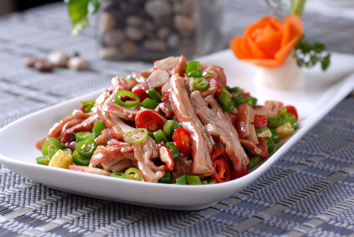 餐饮美食青椒野山兔高清图片