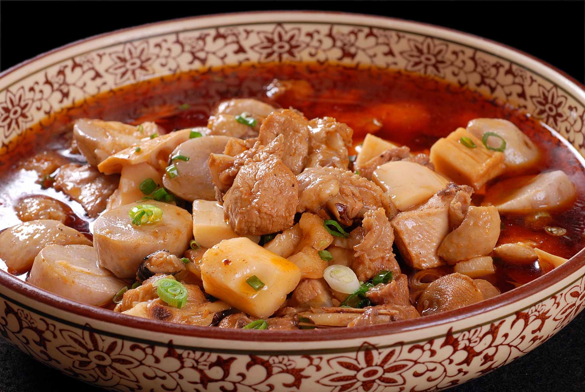 餐饮美食川菜芋儿笋子鸡高清图片