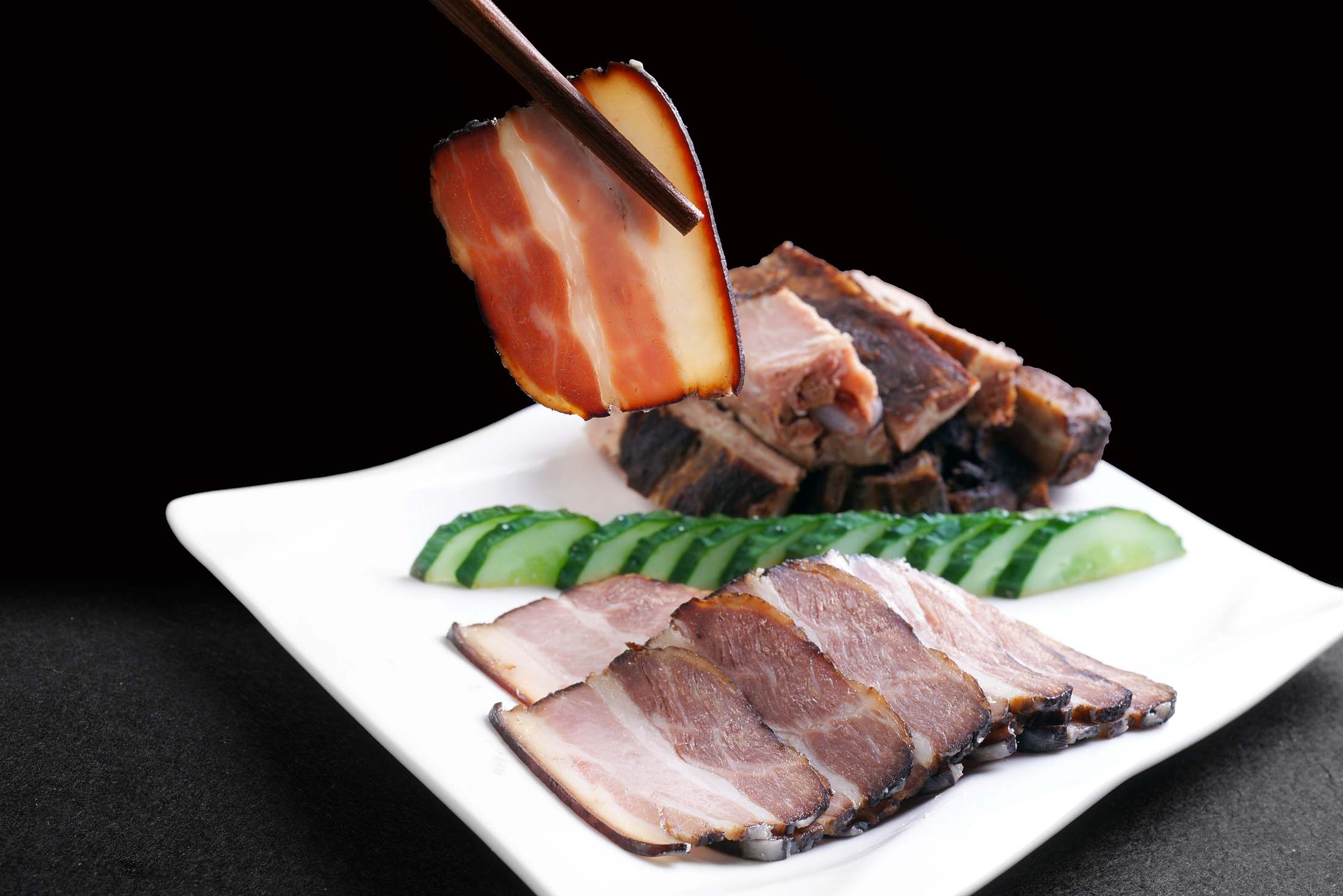 餐饮美食农家炕肉高清图片